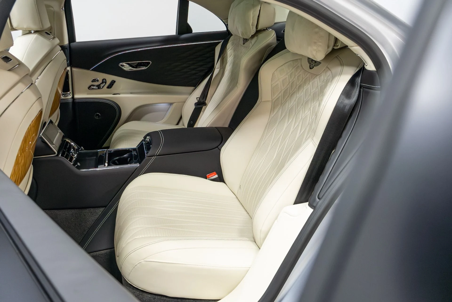 mph037_284016835_Used_2021_Bentley_Flying_Spur_W12_1772666284_63c9712b10