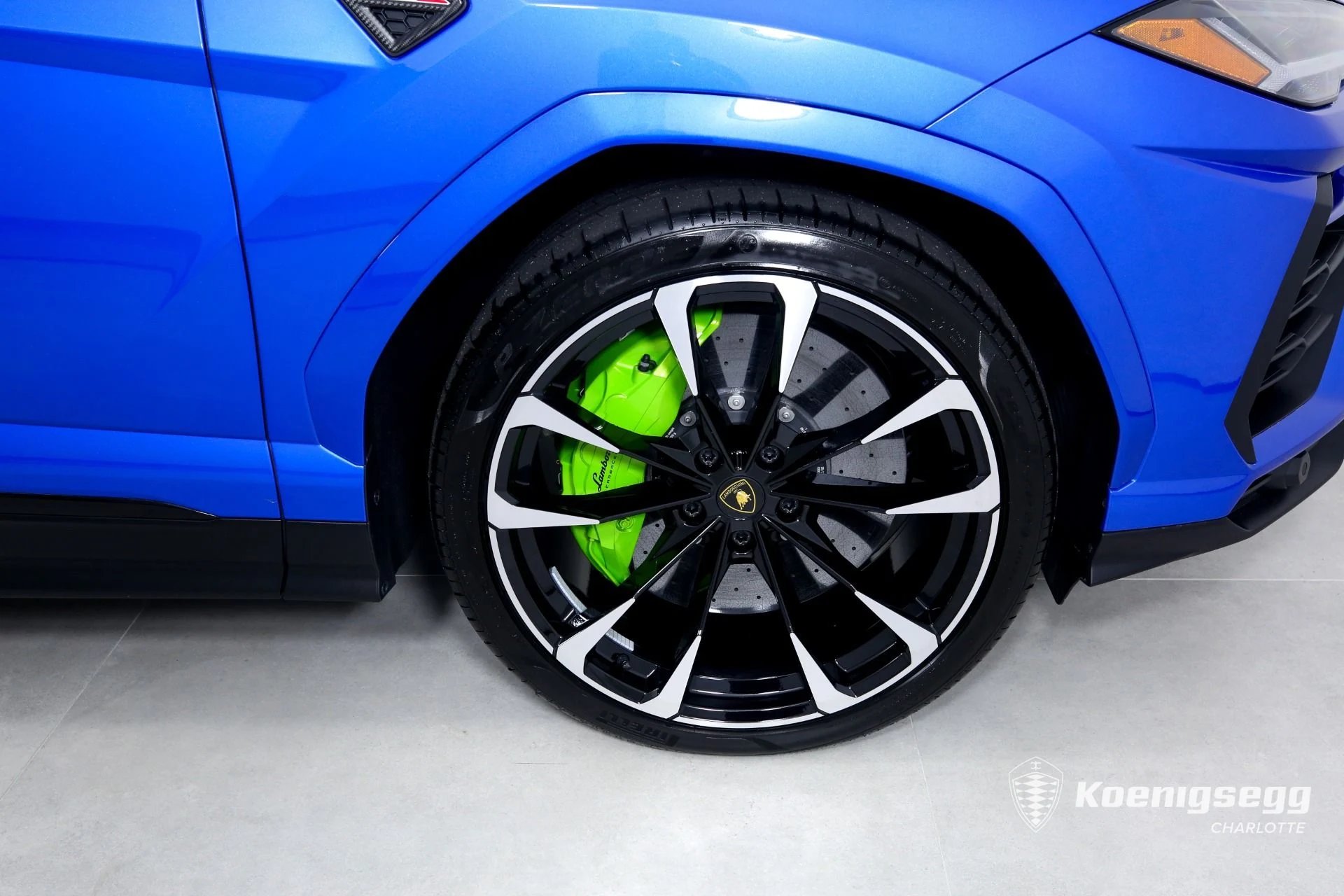 mph037_2897483025_Used_2022_Lamborghini_Urus_1696532519_df332c3f92