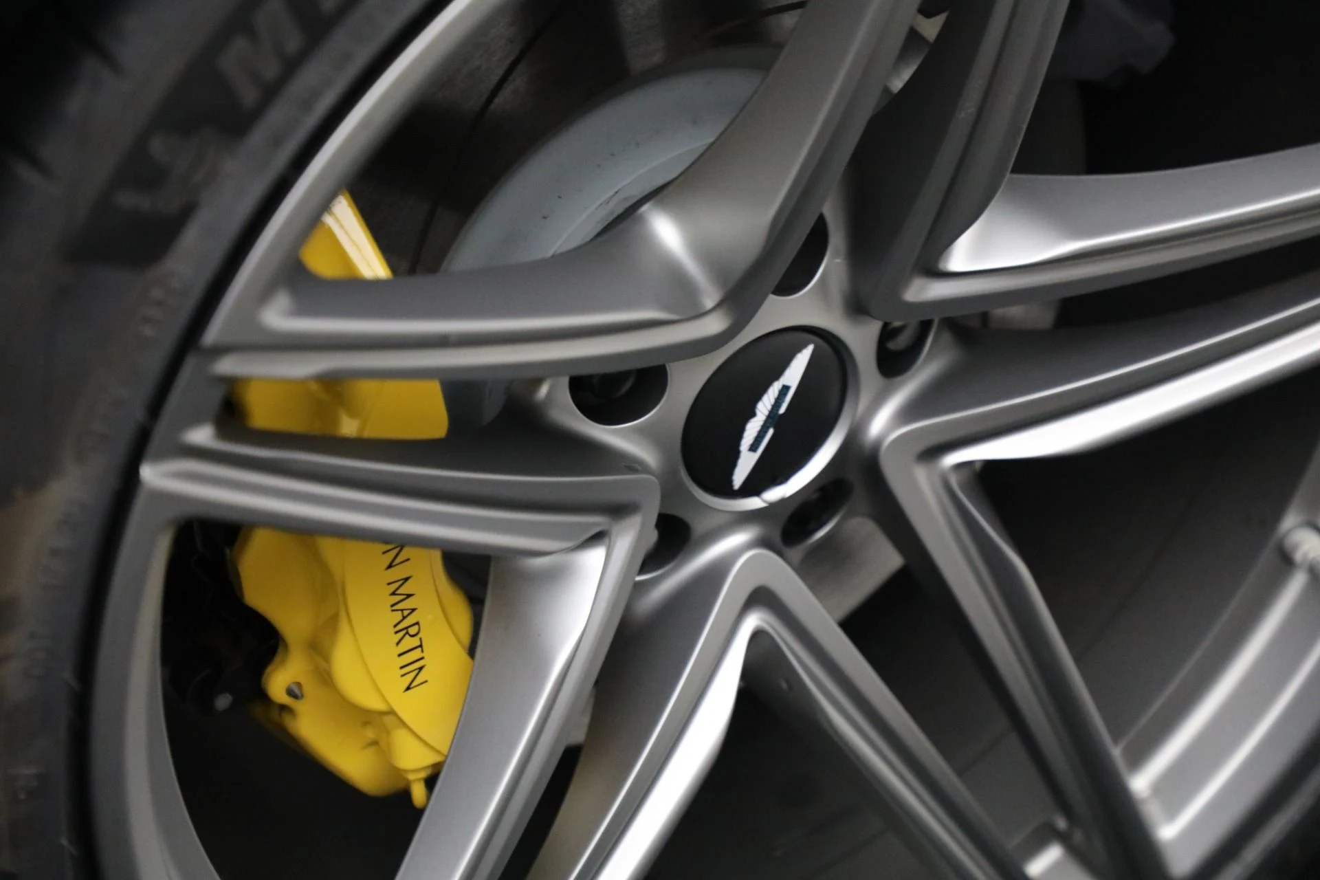 mph037_2899533034_New_2026_Aston_Martin_Vantage_bacf4d0f7e