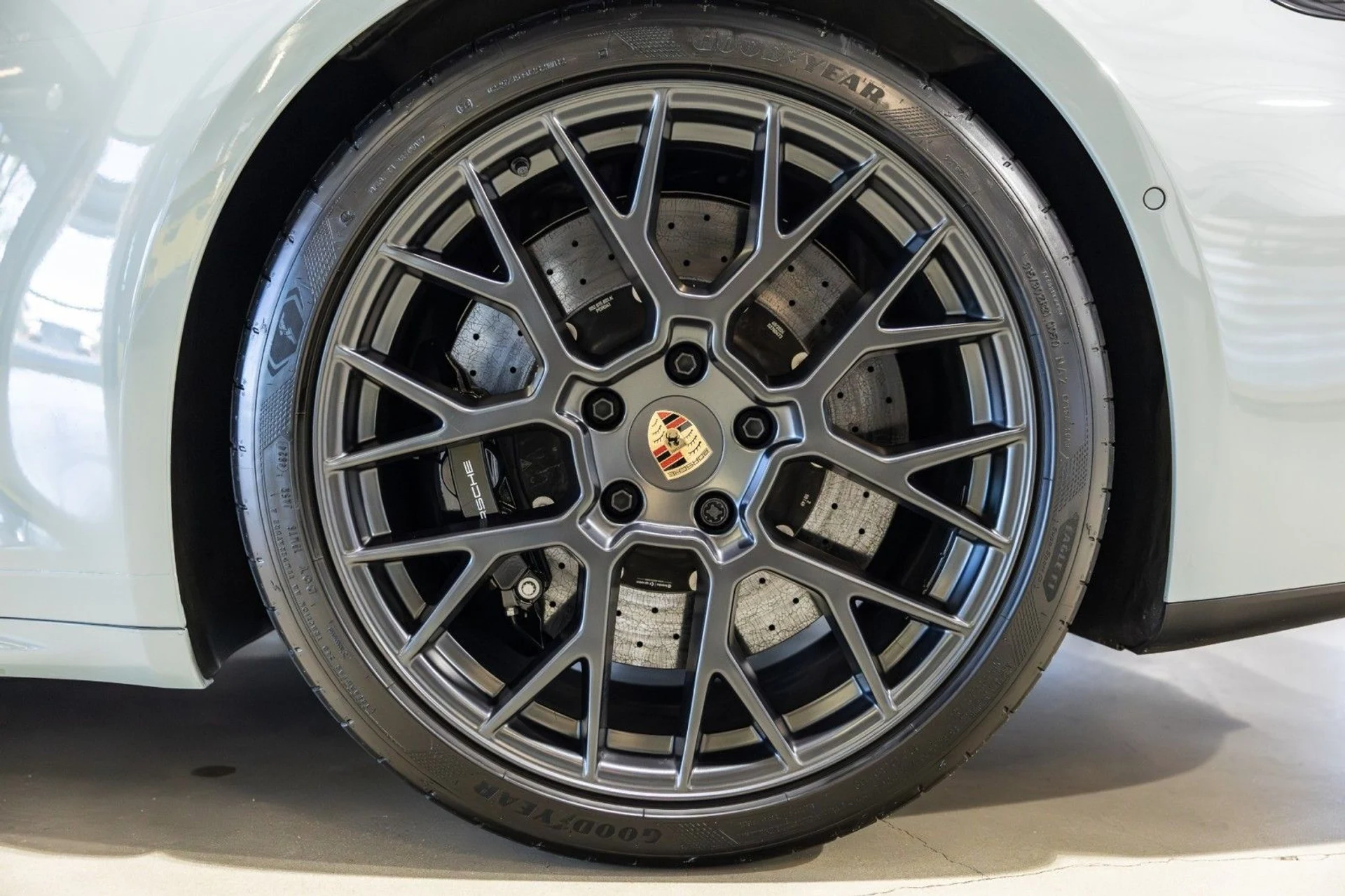 mph037_2908828261_Ug_acbf088037