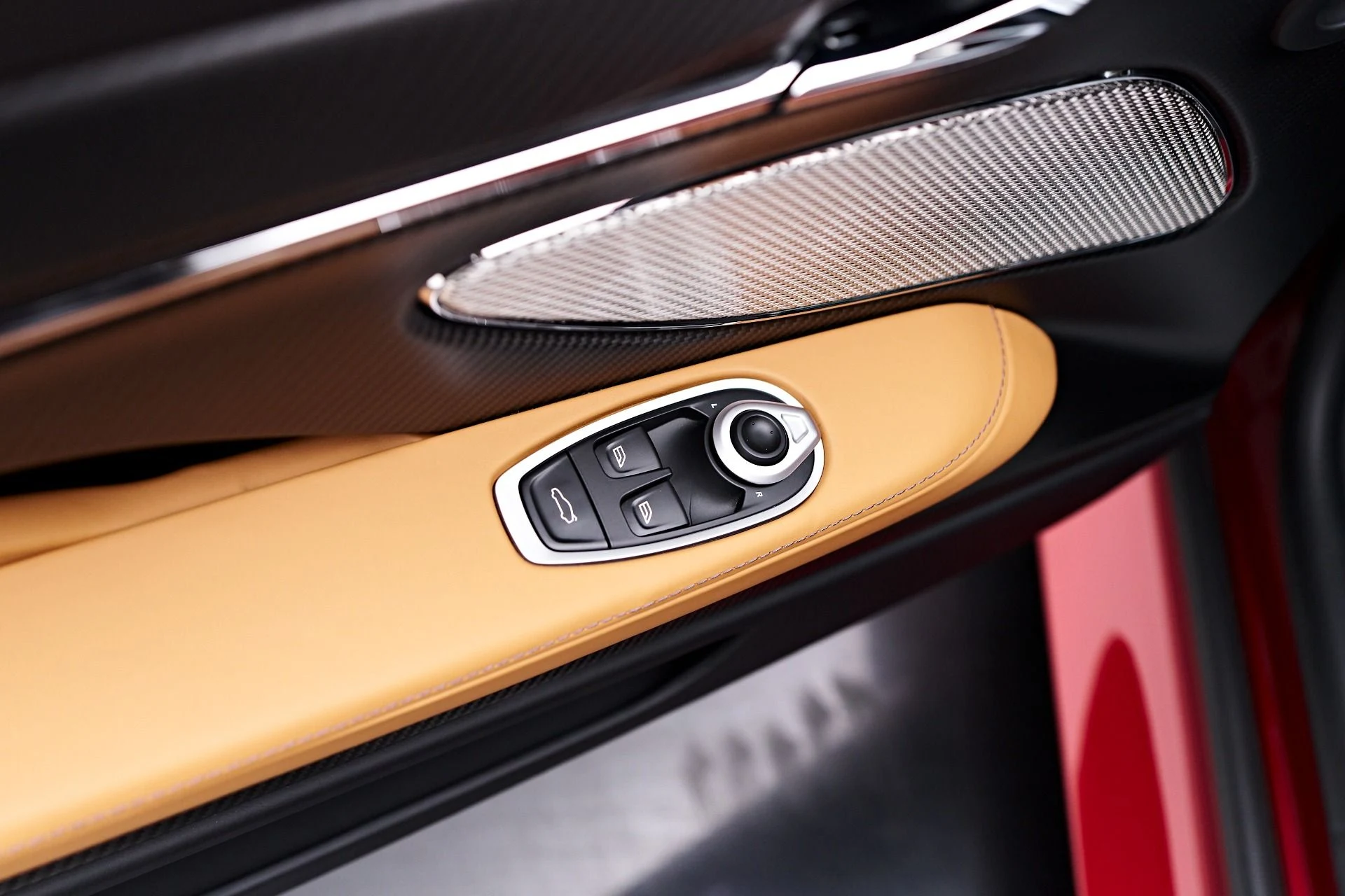 mph037_2917489781_Used_2024_Aston_Martin_DB_12_1756329442_ce6a3c75e6