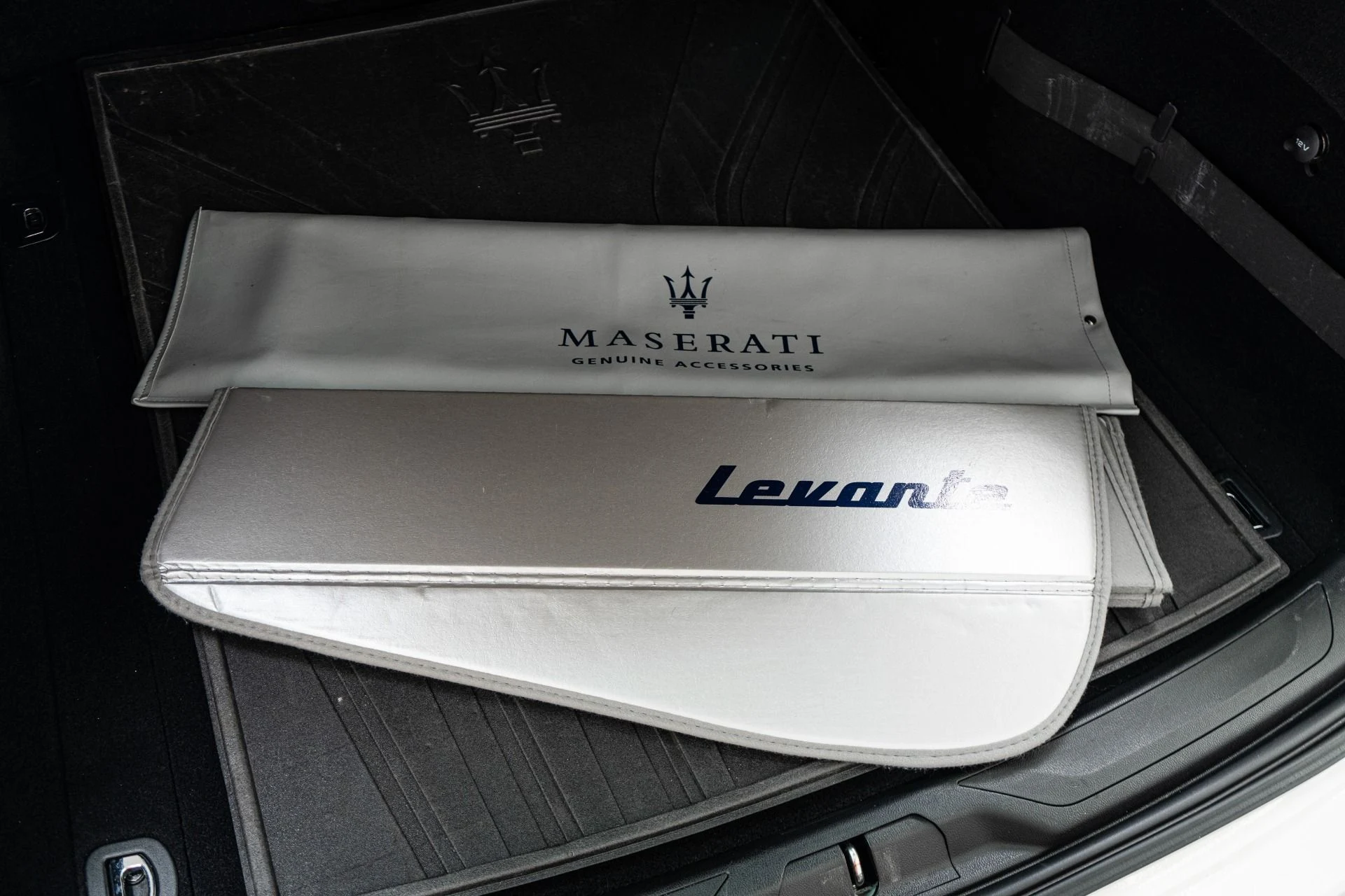 mph037_2919092_Used_2022_Maserati_Levante_Modena_Nerissimo_Package_Comfort_and_Convenience_Package_1773694217_7b7fd05982