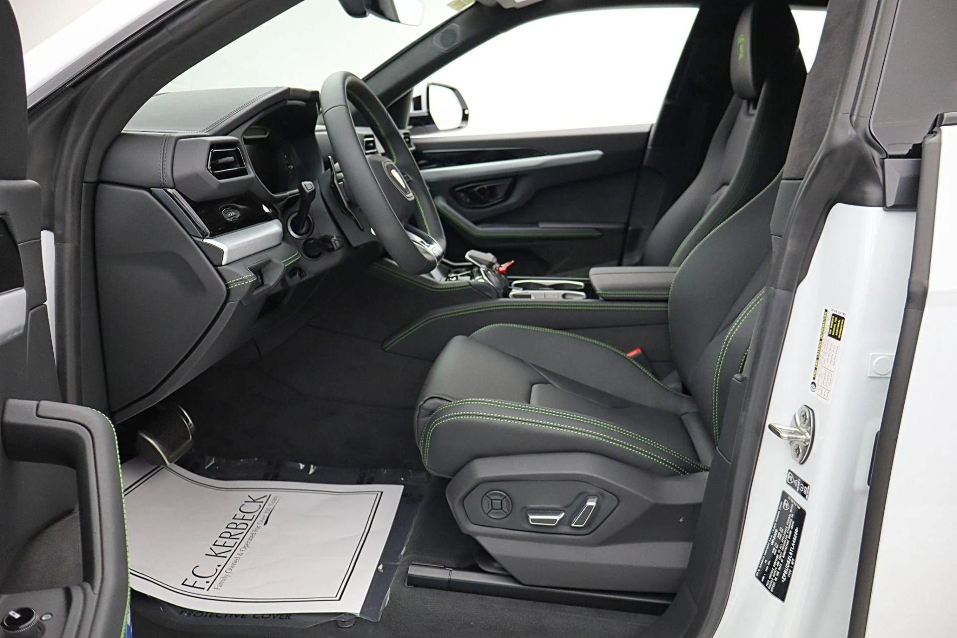 mph037_2919431146_New_2026_Lamborghini_Urus_SE_960d7fdd32