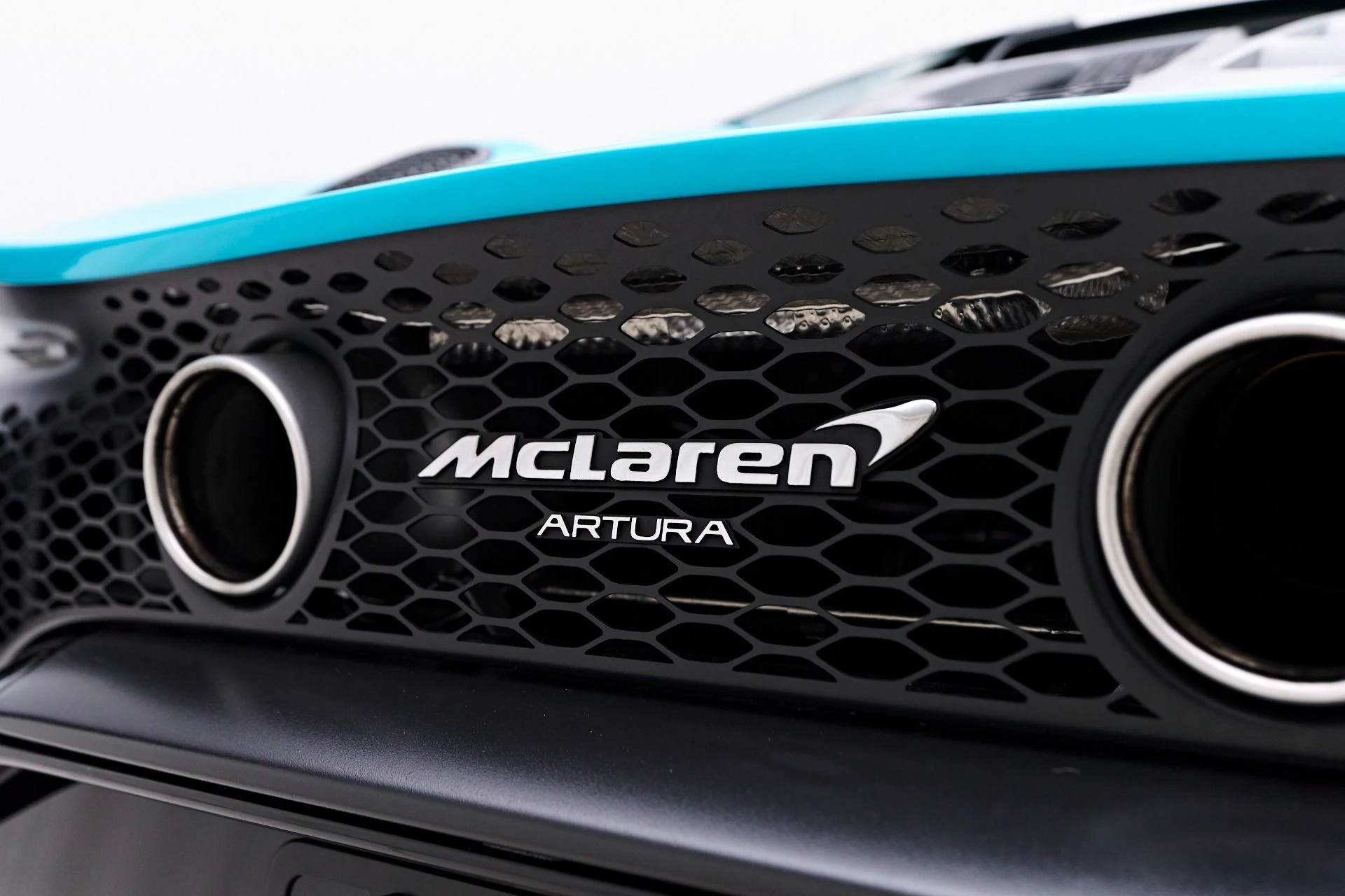 mph037_2919462607_Used_2025_Mc_Laren_Artura_1755992045_613d531dff