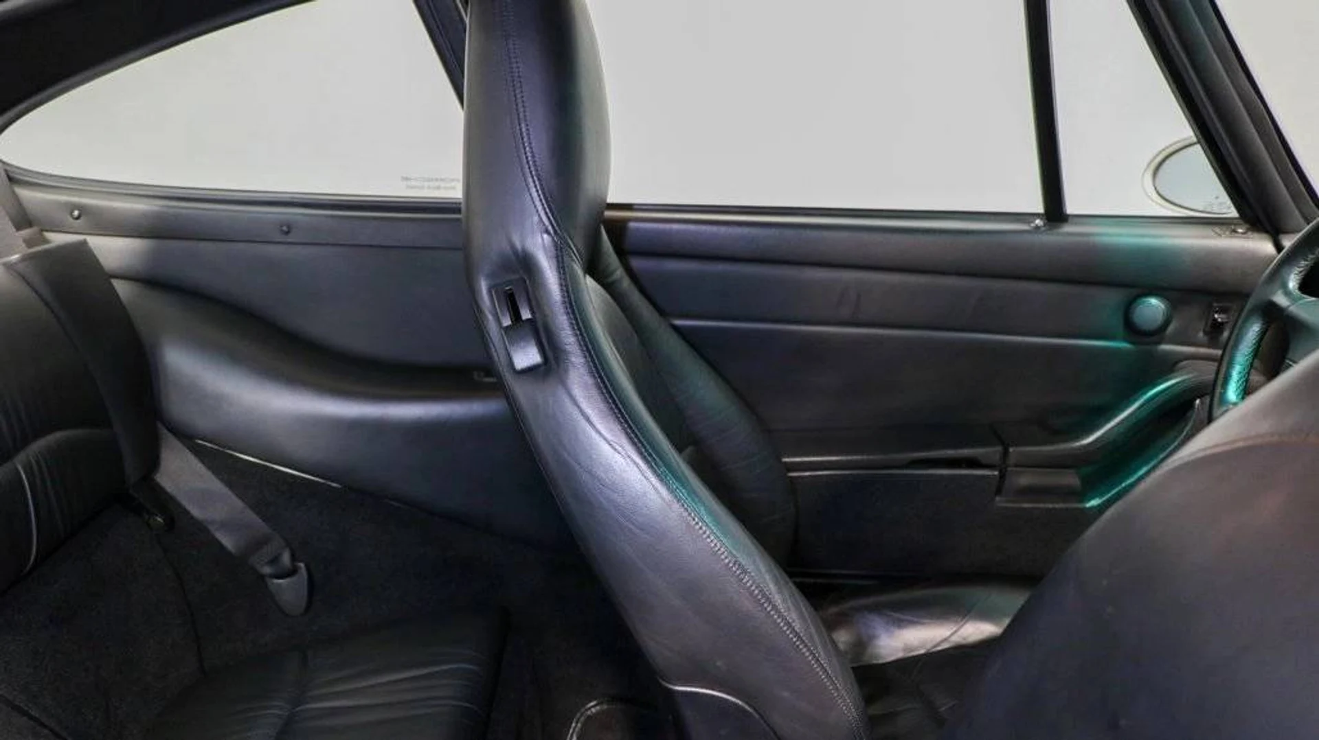 mph037_2921133098_1280_81617b4210