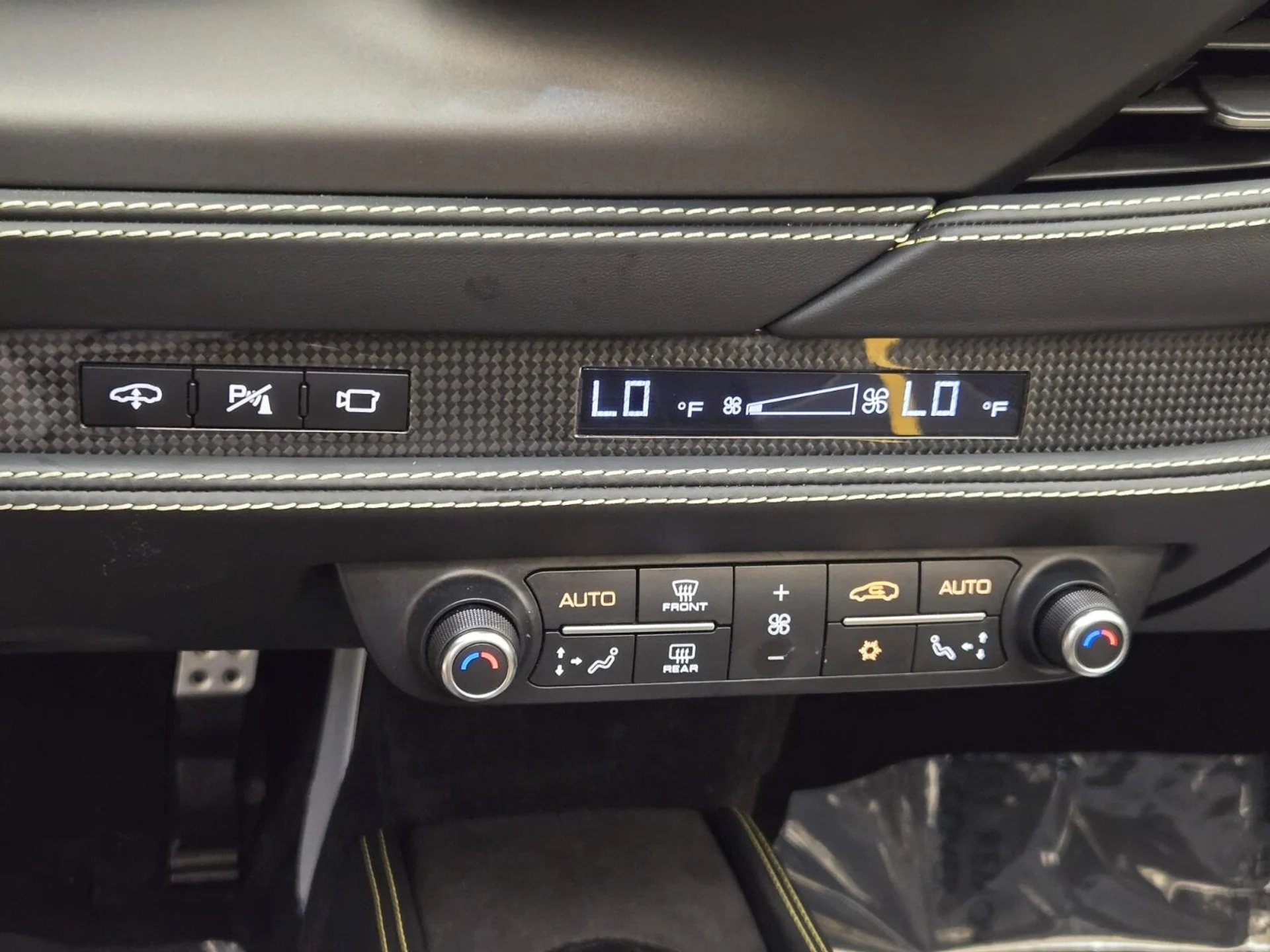 mph037_2922230472_Used_2021_Ferrari_F8_Spider_1754981907_81b319ed16