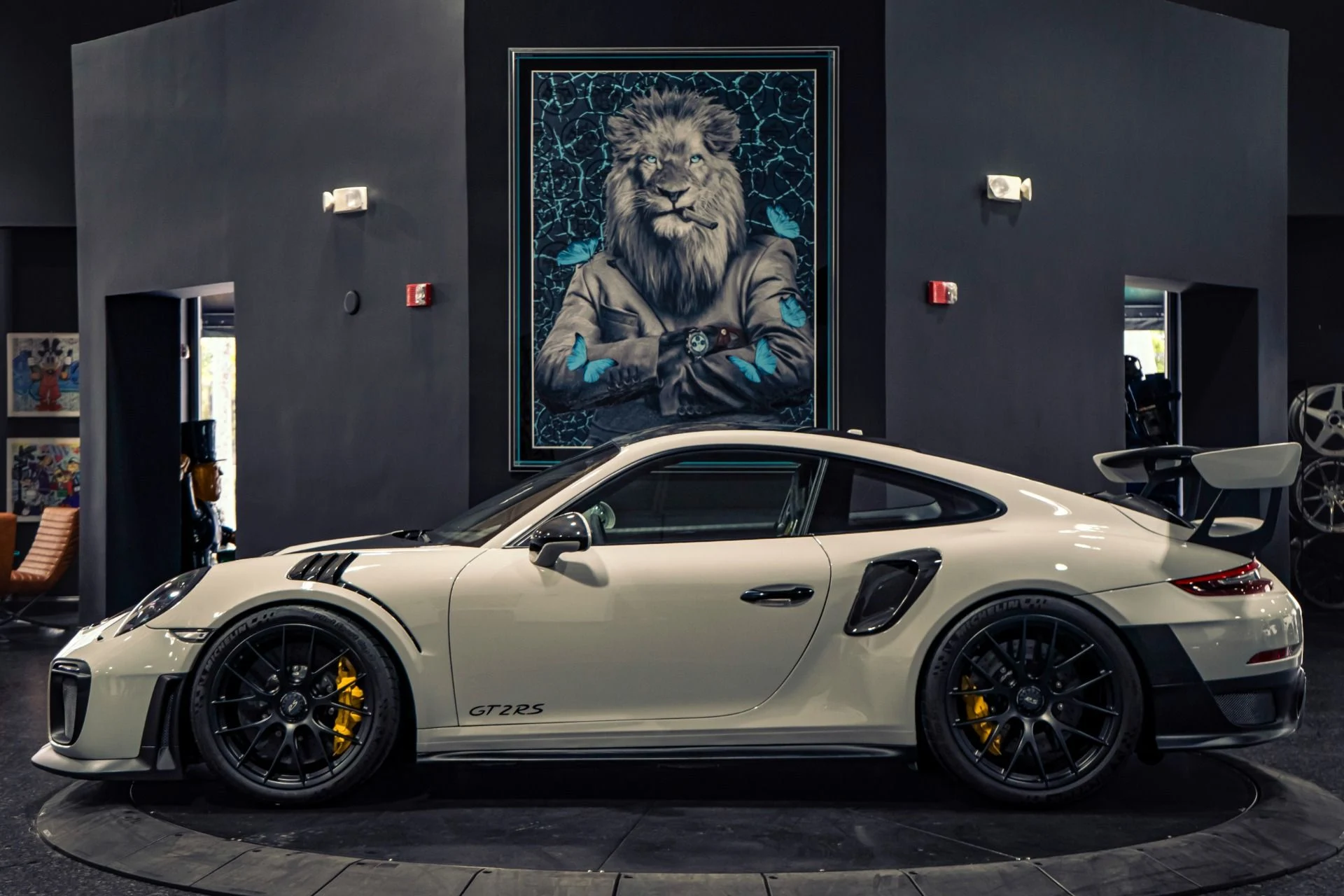 mph037_292728680_Used_2018_Porsche_911_GT_2_RS_1774897030_9c5ad3b3a7
