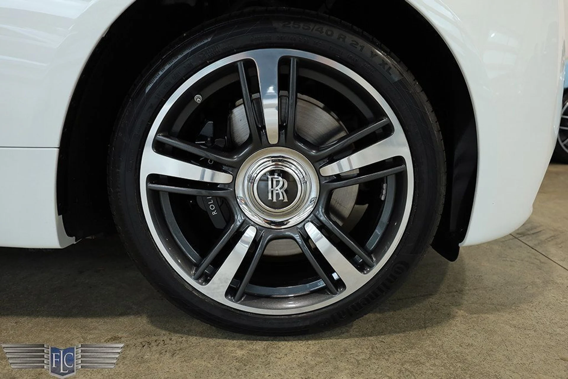 mph037_2930652163_used_2015_rolls_royce_wraith_2drcoupe_9689_22975127_38_1024_3390025041