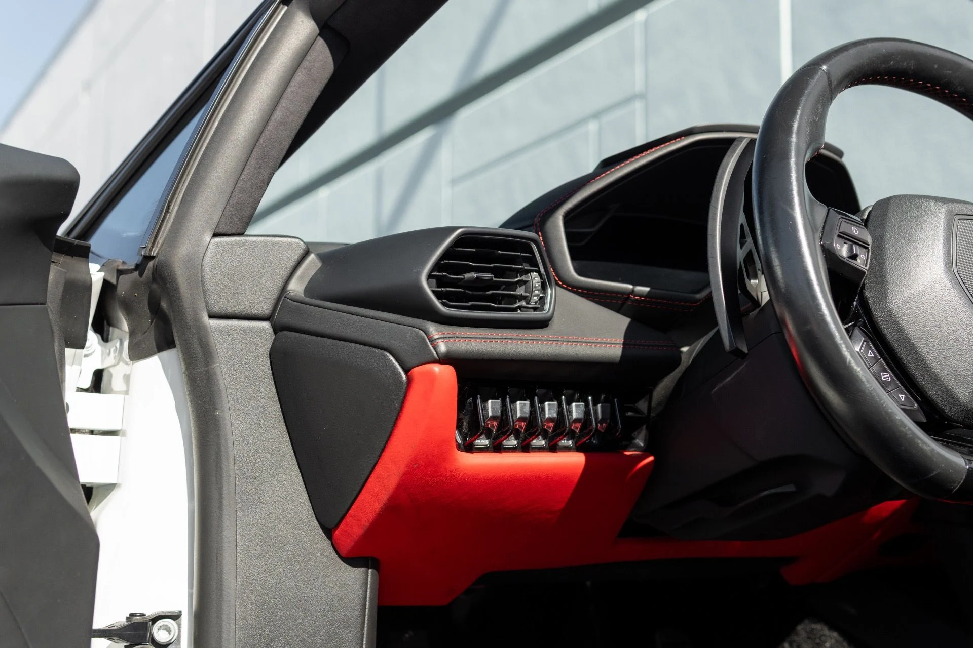 mph037_2931114354_Used_2021_Lamborghini_Huracan_EVO_Spyder_1766013013_0aa5eea576