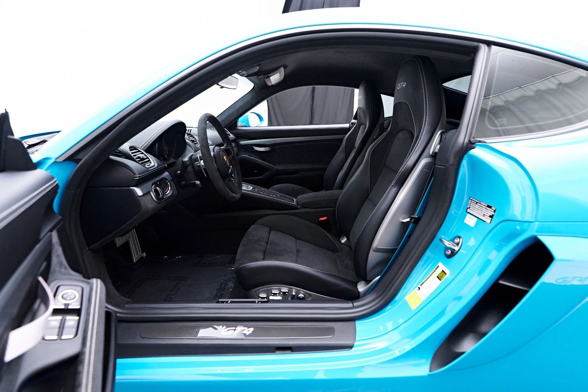 mph037_2933332074_Used_2021_Porsche_718_Cayman_GT_4_1753215060_4725ecd8c1