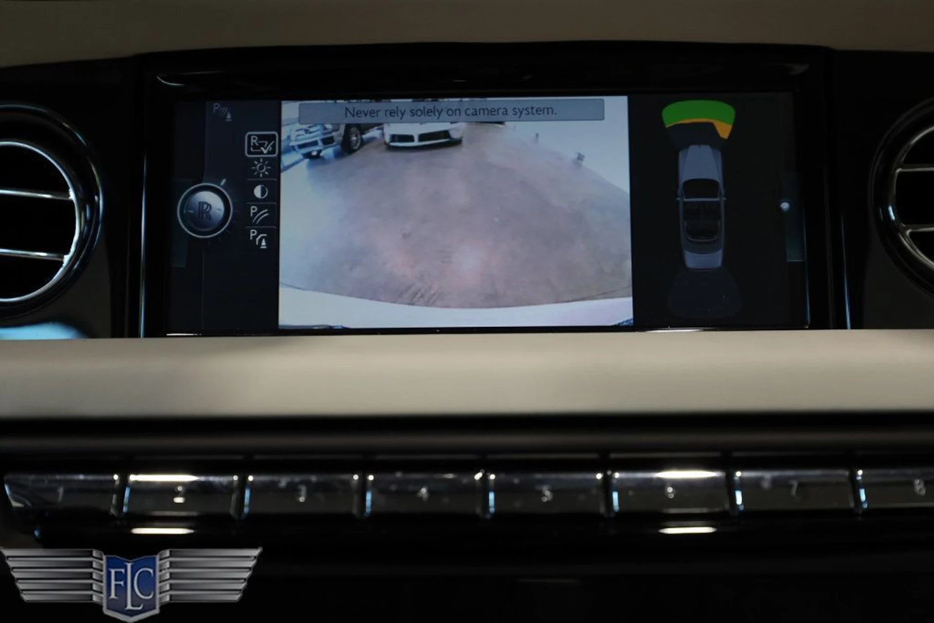 mph037_2941934141_used_2017_rolls_royce_phantom_dropheadcoupe_9689_22945304_38_1024_7382cfd018