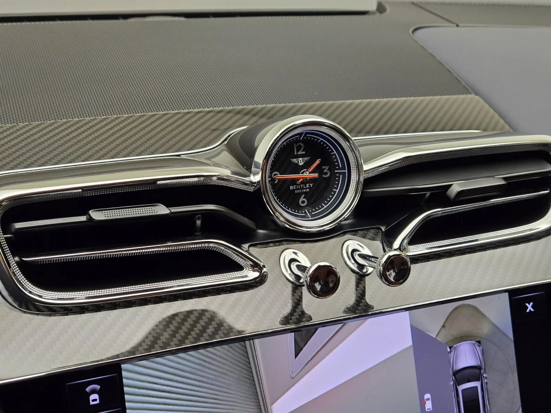 mph037_2943197802_Used_2022_Bentley_Bentayga_V8_1770273857_7b1f69d6d5