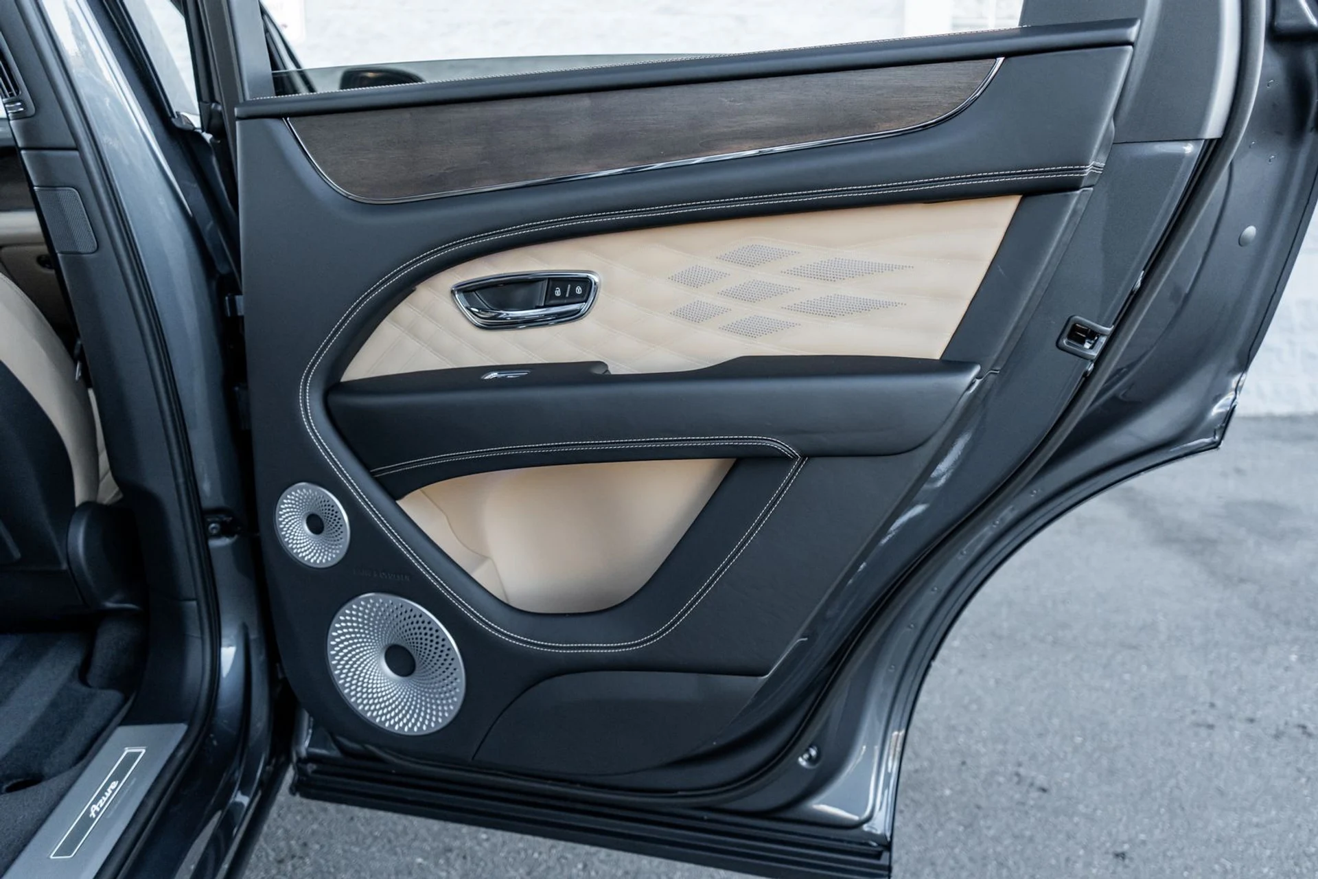 mph037_2969227398_708f9159_3c37_45df_aab8_8adb13c3013c_7f4d367bf6