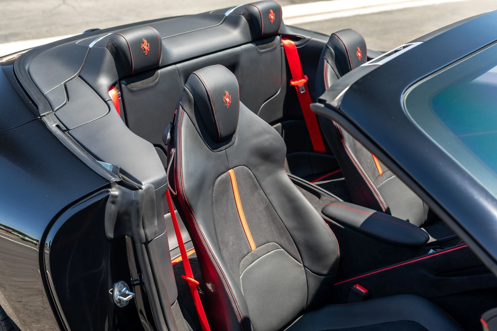 mph037_2970109626_Used_2024_Ferrari_Roma_Spider_1754957630_dbff3e101b
