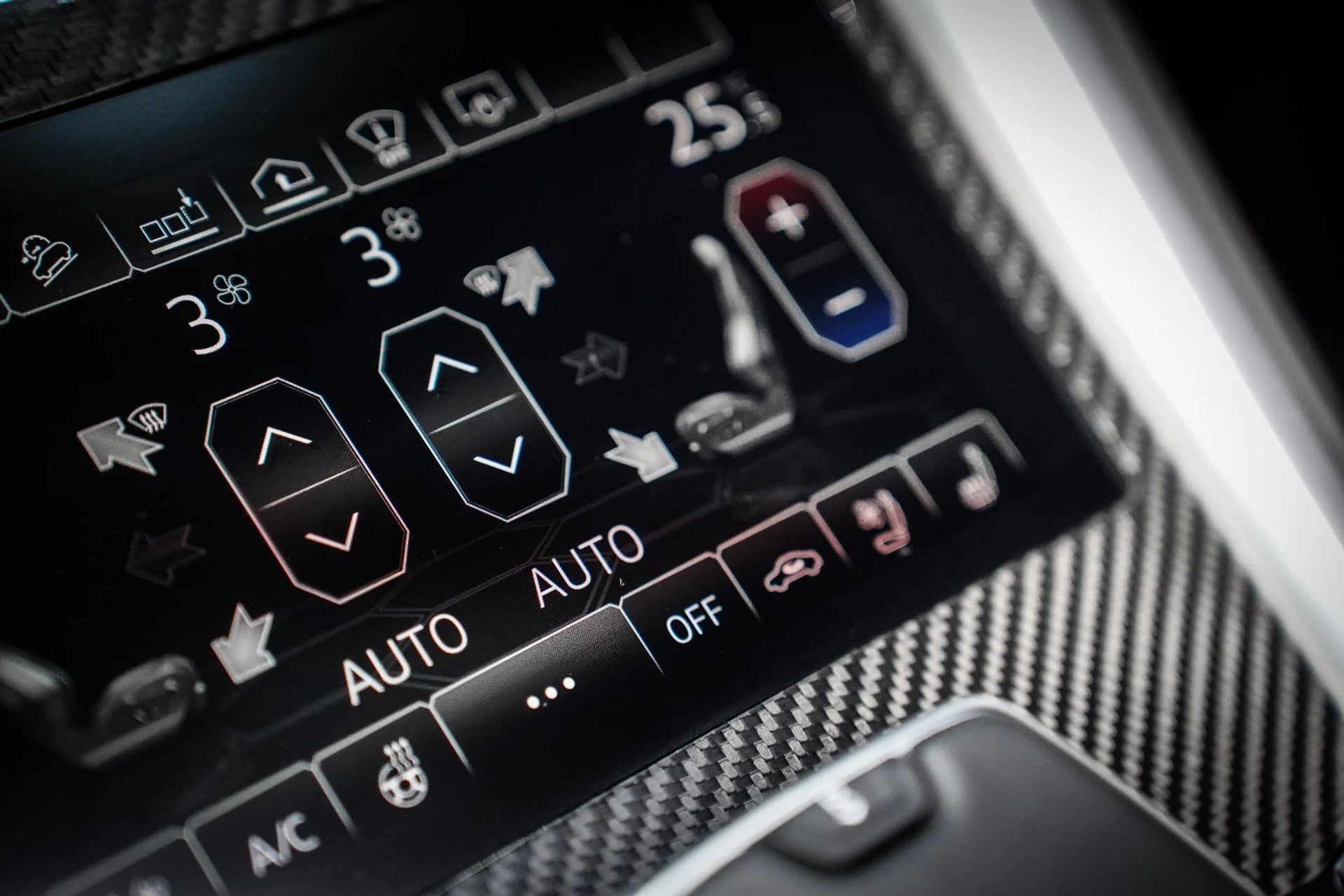 mph037_2974004076_37414663_08918_2020_lamborghini_urus_018_3b30b5559a