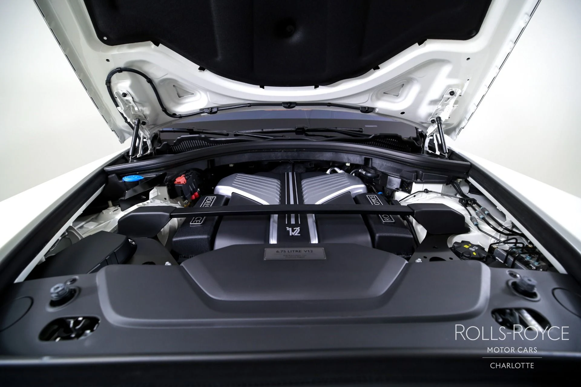 mph037_2975381892_Used_2025_Rolls_Royce_Cullinan_1765396756_96d4394381