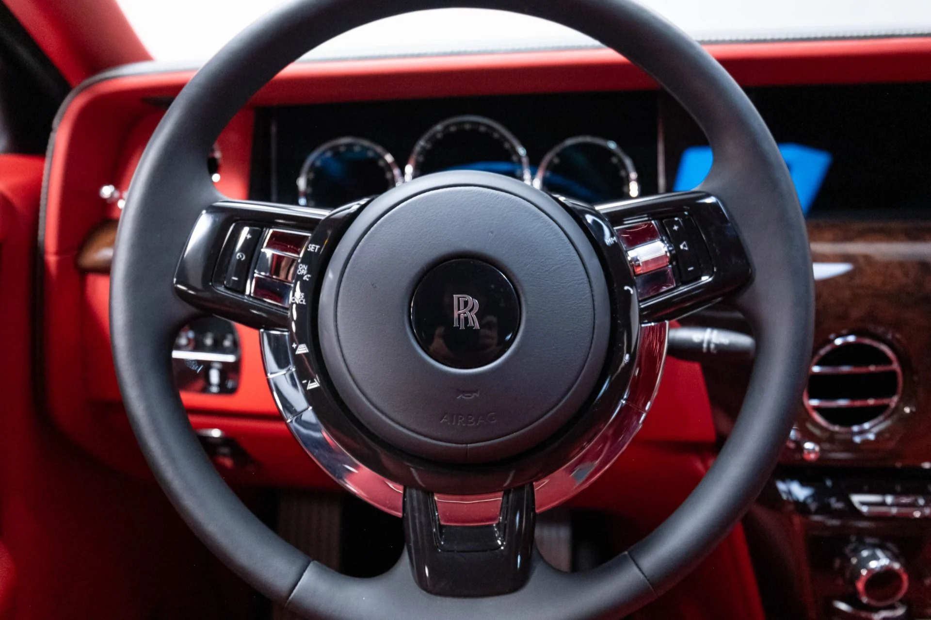 mph037_2983734223_Used_2019_Rolls_Royce_Phantom_1787168421_3f99a31563