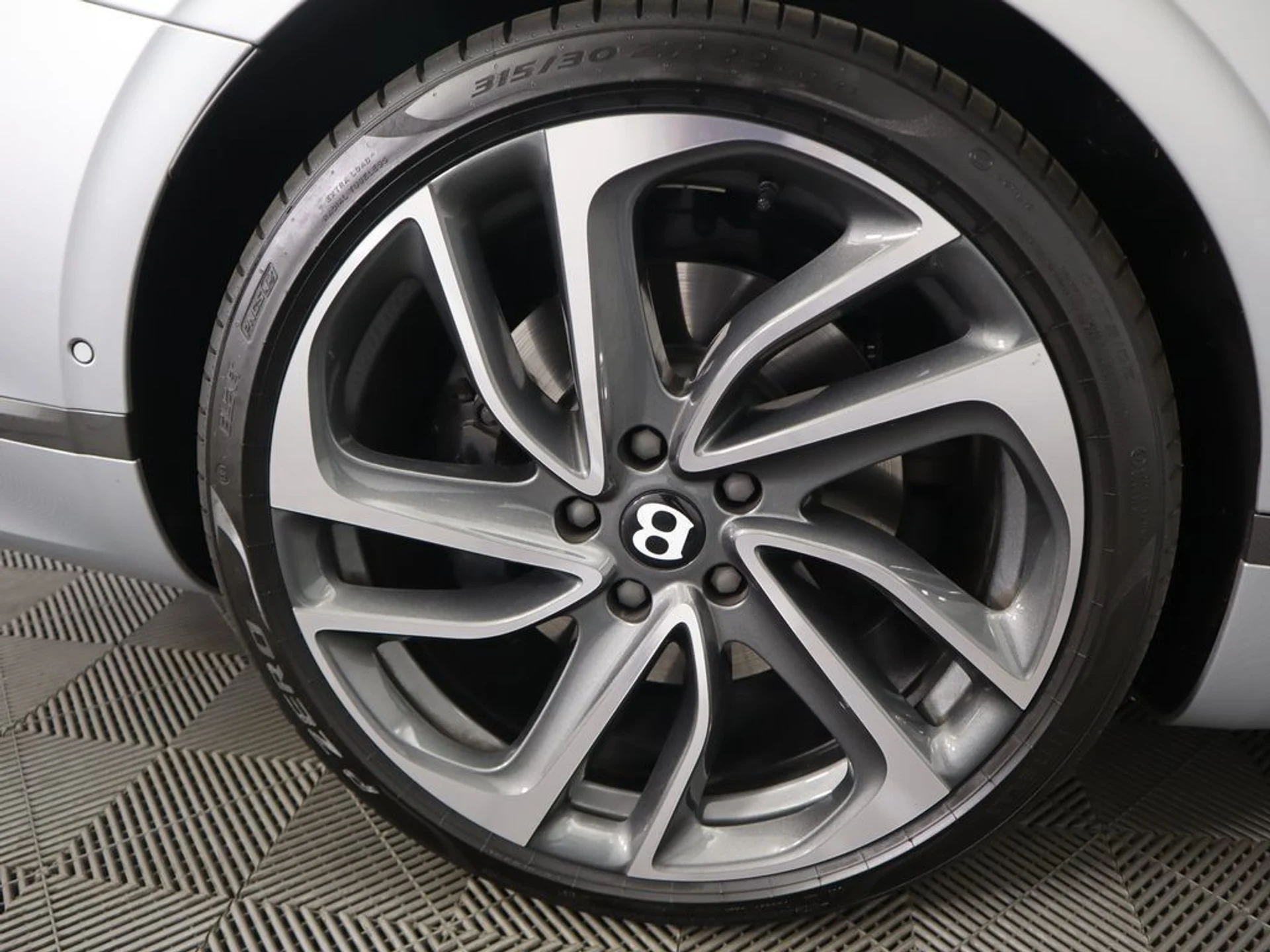 mph037_2997924759_used_2025_bentley_continental_gtspeedconvertible_8119_22974147_38_1024_6f674694b9