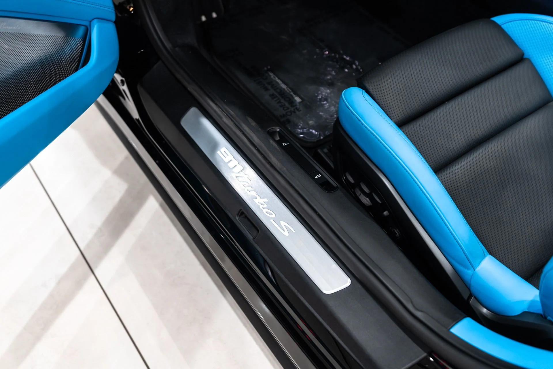 mph037_3000983149_11198_p38_l_1010ee07b1