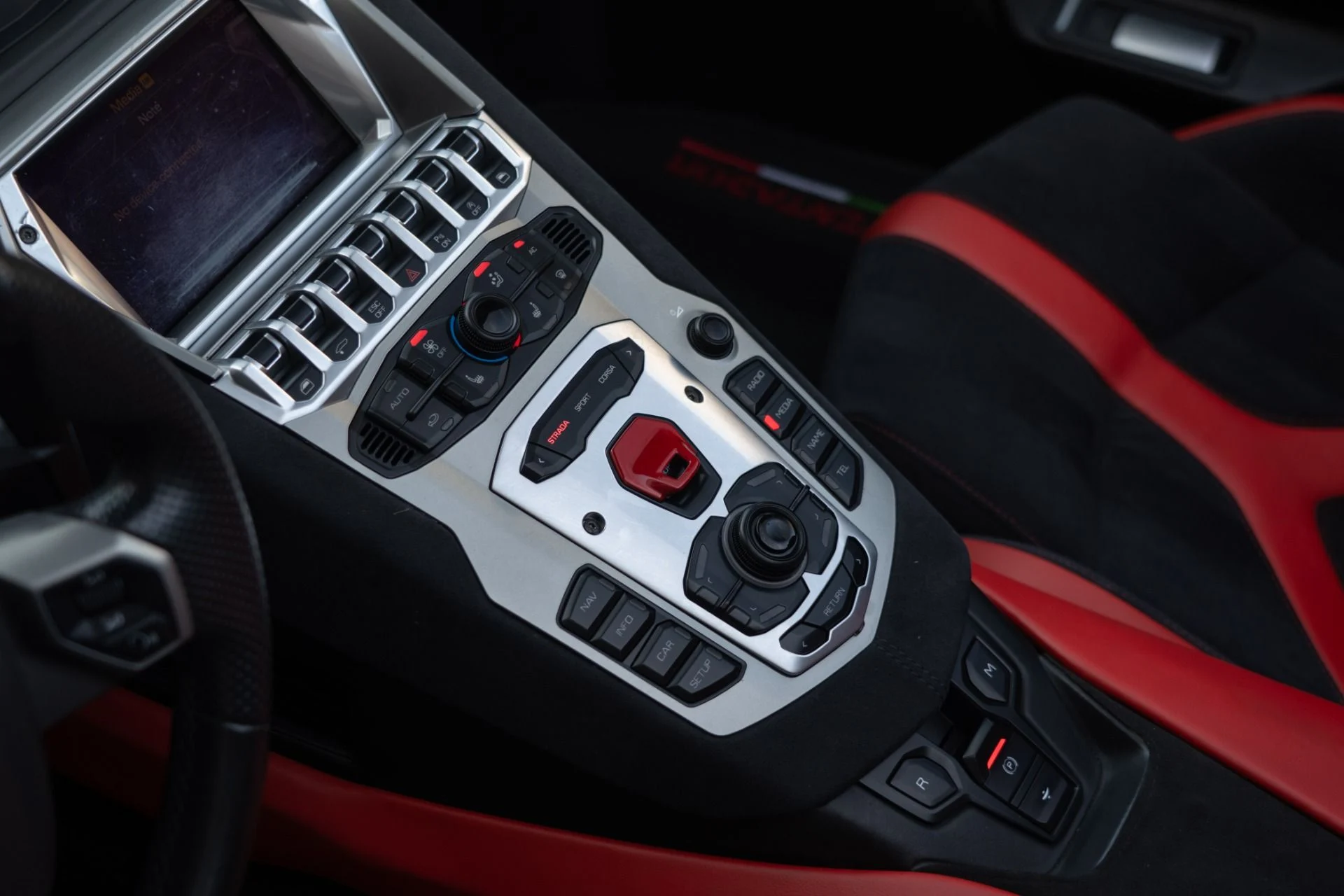 mph037_3001332751_Used_2015_Lamborghini_Aventador_LP_700_4_1765325757_be00df4af2