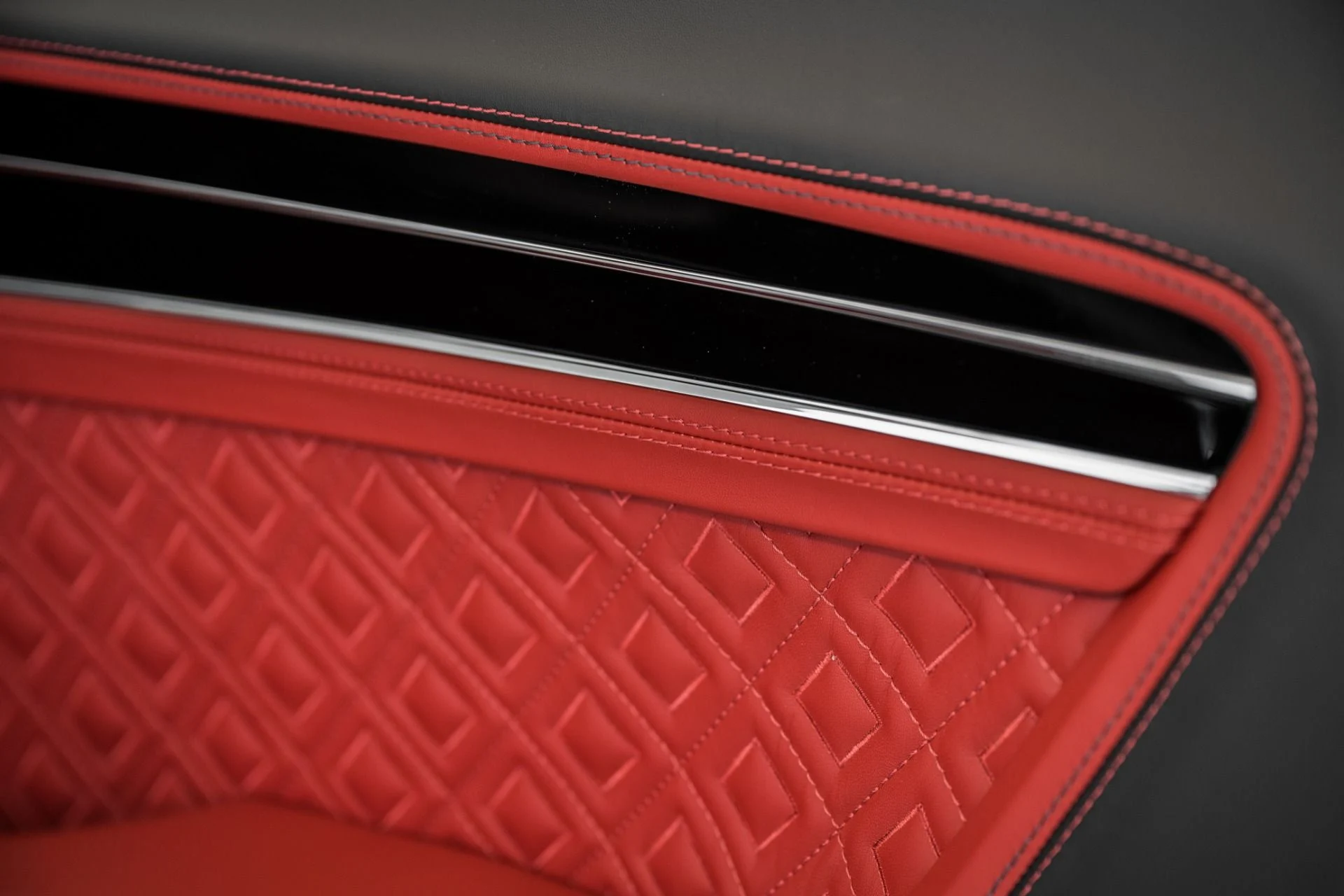 mph037_300739460_Used_2023_Bentley_CONTINENTAL_GTC_S_V8_1752704889_d16c039bf1