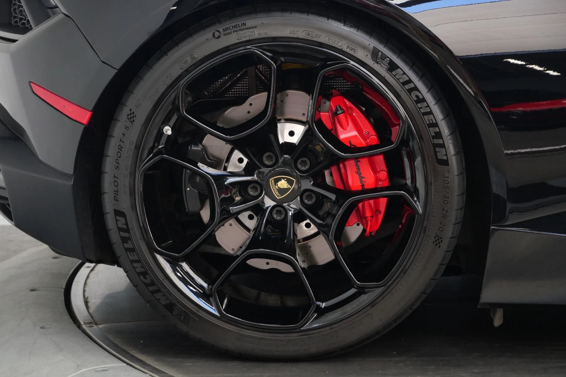mph037_3012047969_Used_2019_Lamborghini_Huracan_LP_580_2_Q_Citura_Interior_Giano_Wheels_571_HP_V10_1786034650_fd3fb82879