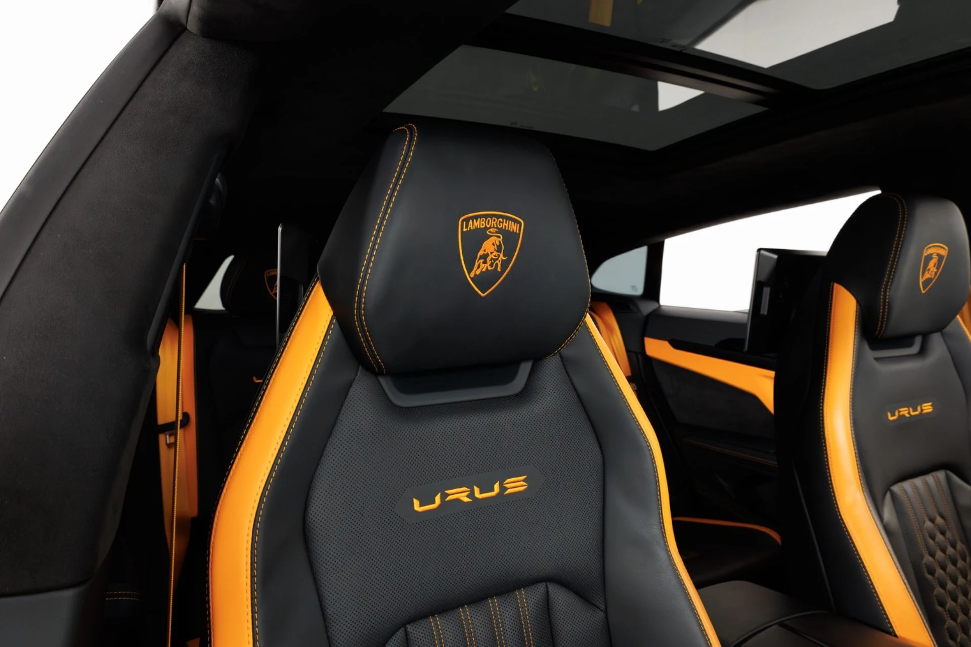 mph037_301383533_Used_2024_Lamborghini_Urus_S_1775674860_7e9b4d89d1