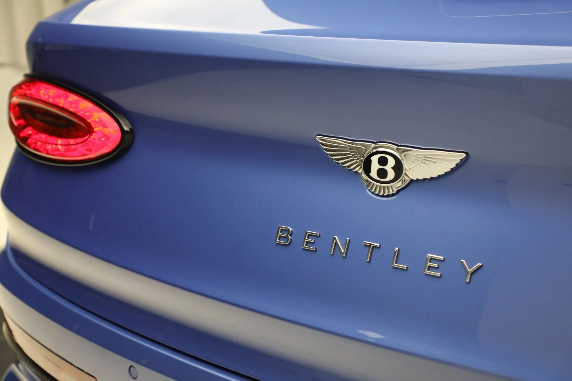 mph037_301651202_Used_2024_Bentley_Bentayga_S_V8_aba760a7e7