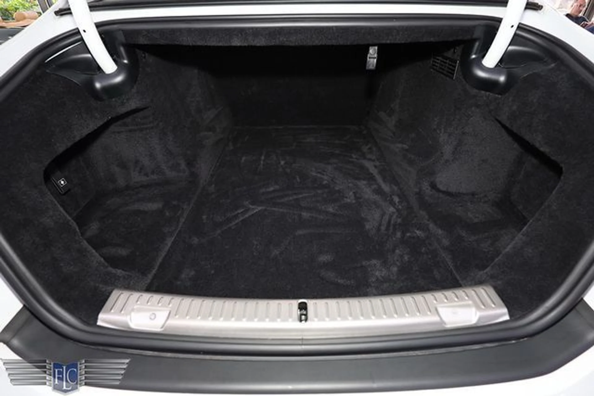 mph037_3027920612_used_2024_rolls_royce_ghost_sedan_6305_23068311_42_640_78d5d1f10f