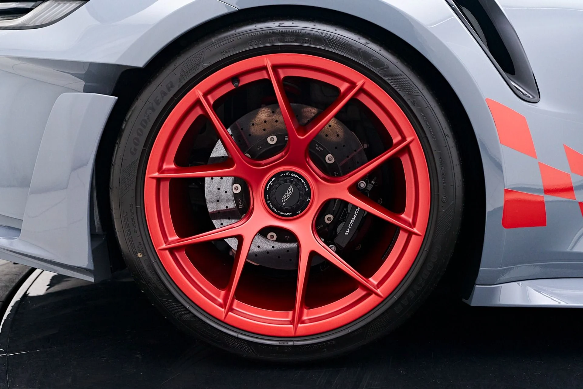 mph037_3028257869_Used_2024_Porsche_911_GT_3_RS_1740854858_9c7353ec6a