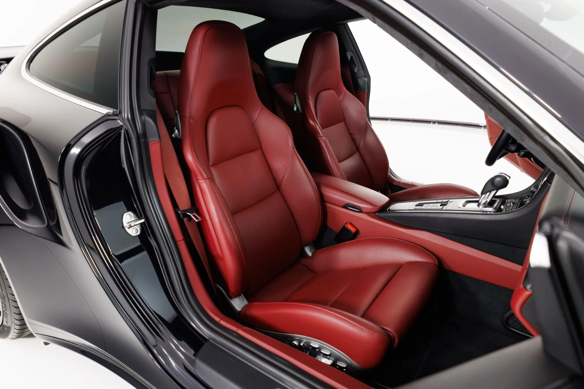 mph037_3038578243_Used_2017_Porsche_911_Turbo_S_1773337583_509345fa4f