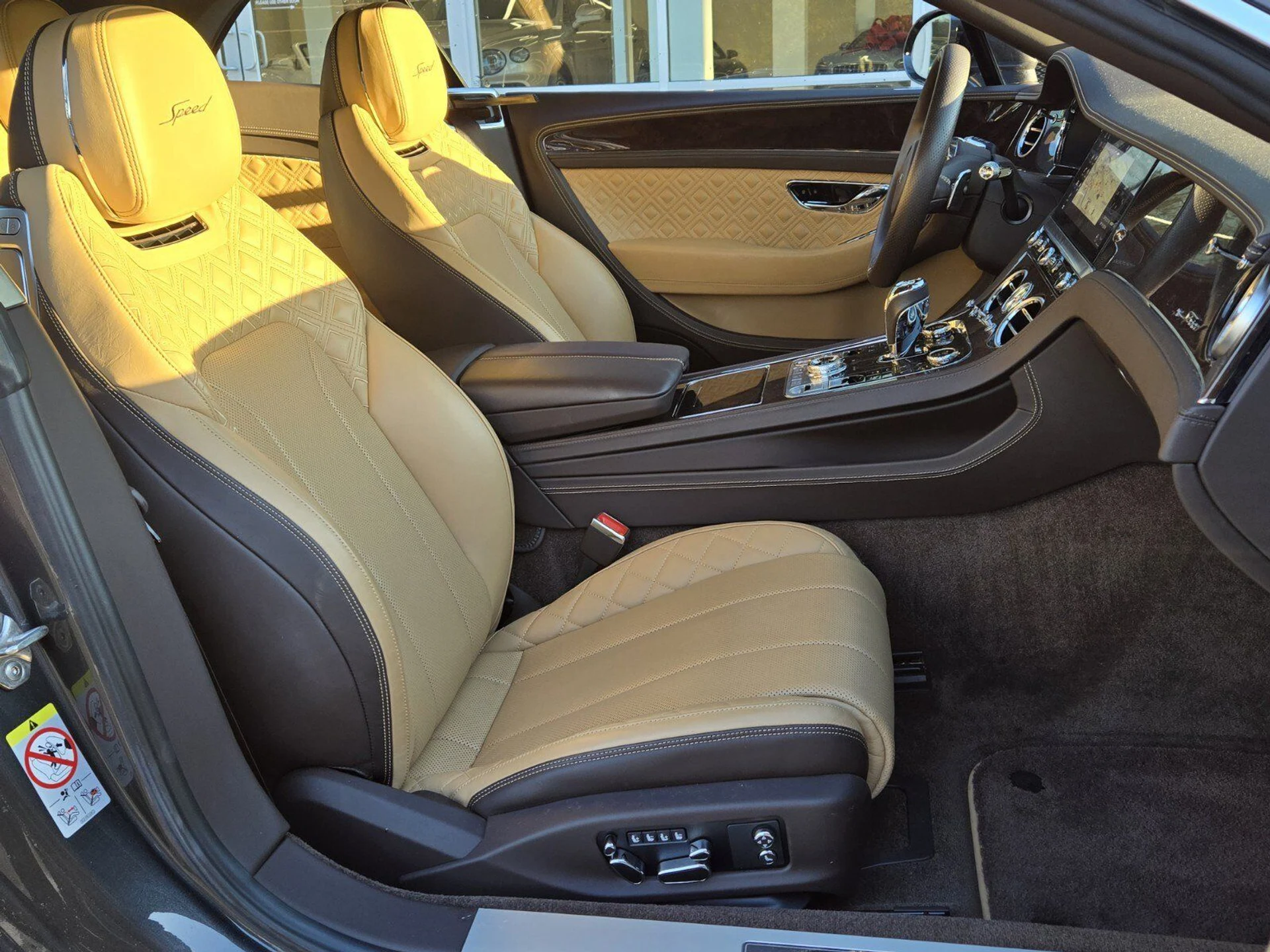 mph037_3039475593_d40b344fb913e402bcf5a7ff3383625dx_dd8947843f