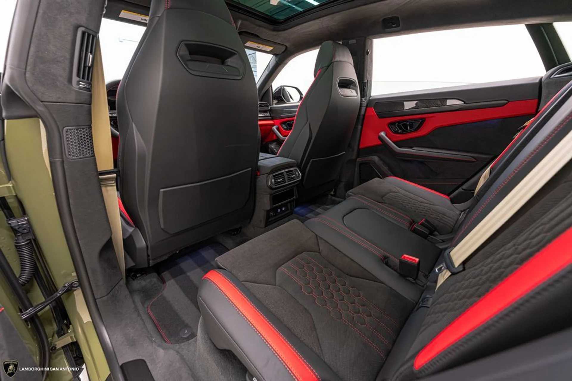 mph037_3042338784_efd27b45577ed9e046f124bff32068d8x_58edc319ed