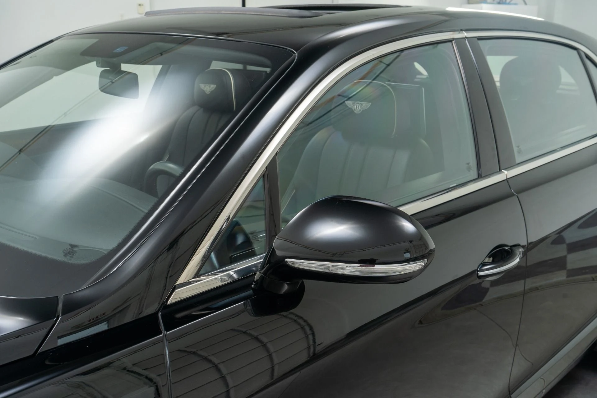 mph037_3043406938_Used_2015_Bentley_Flying_Spur_V8_1757017616_ebad8191d4