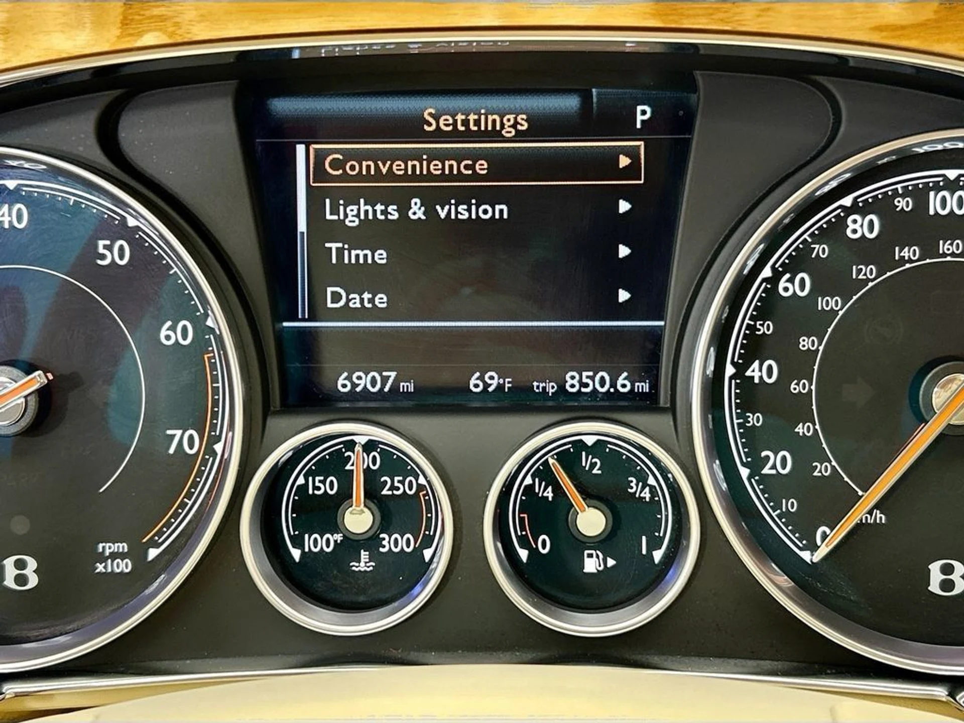 mph037_3045854803_used_2017_bentley_continental_gtv8convertible_8119_22991811_38_1024_3eb605ff48