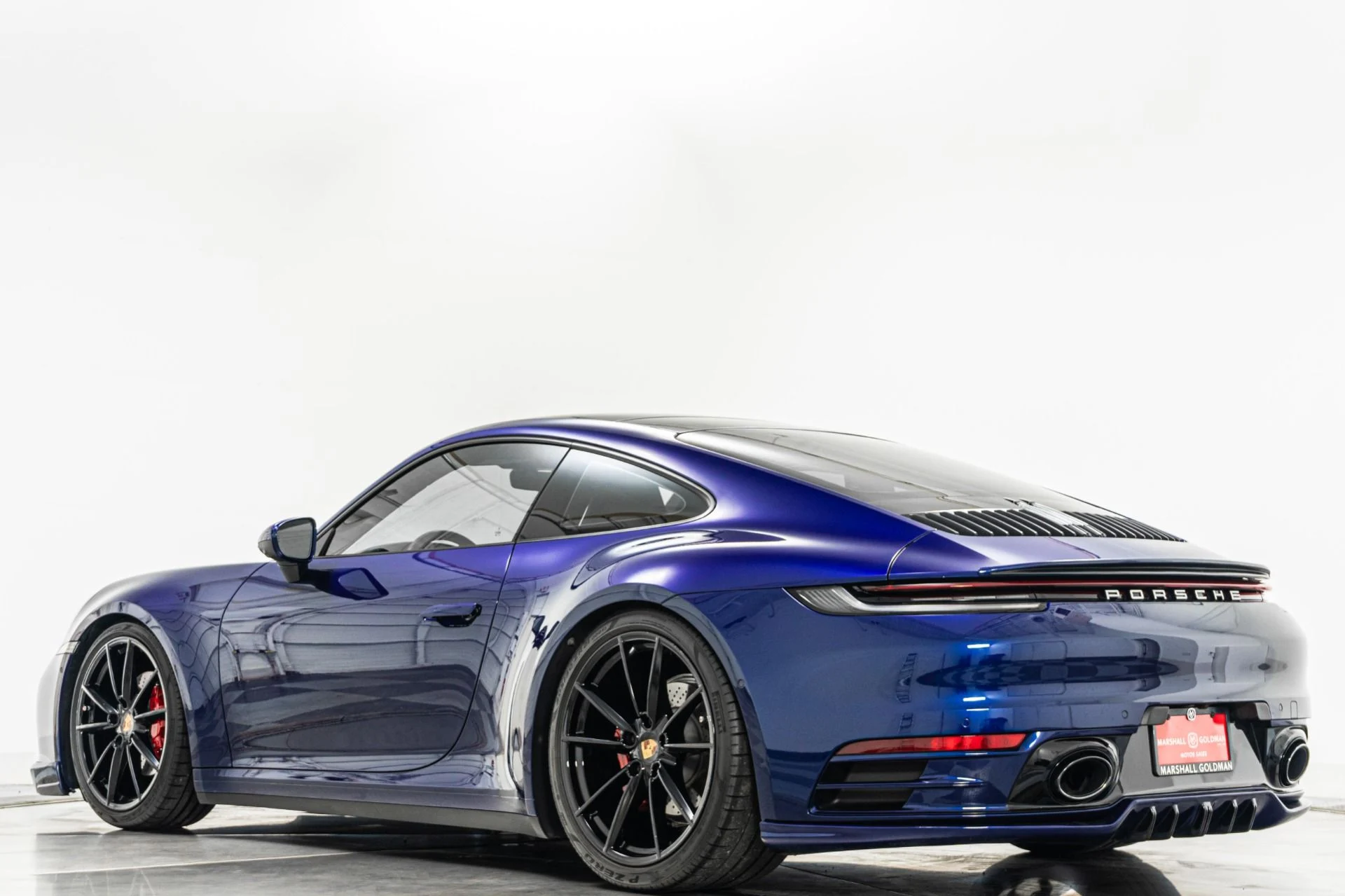 mph037_3050647952_Used_2022_Porsche_911_Carrera_Premium_Package_Plus_Two_Tone_Interior_1780607080_66ea638889
