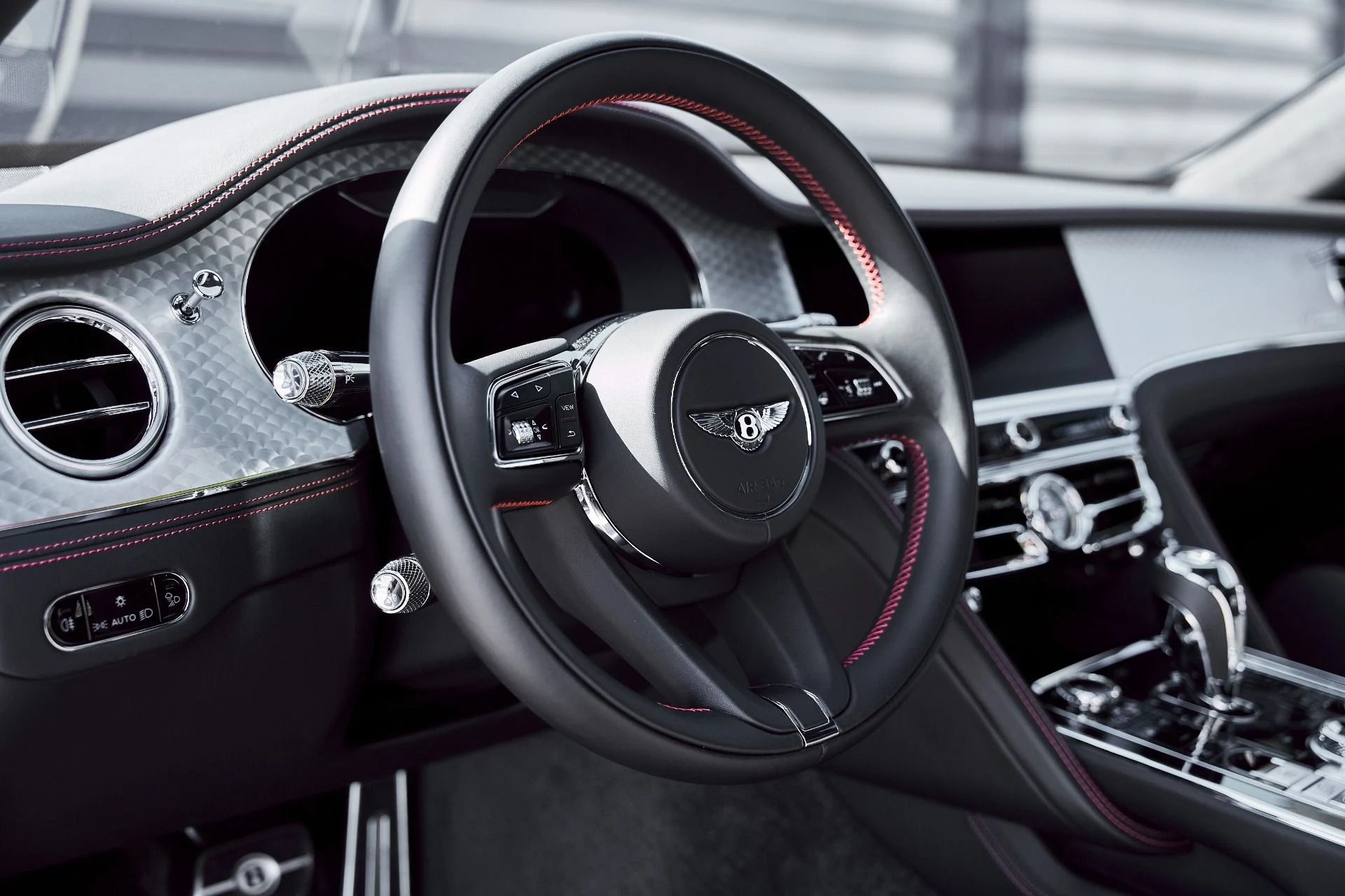 mph037_3051356271_Used_2023_Bentley_Flying_Spur_V8_1773280673_7db4c509c0