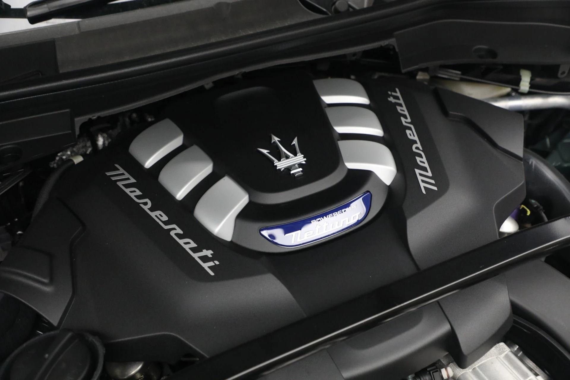mph037_3053580577_New_2027_Maserati_Grecale_Modena_V6_1791465926_584dea3a9a