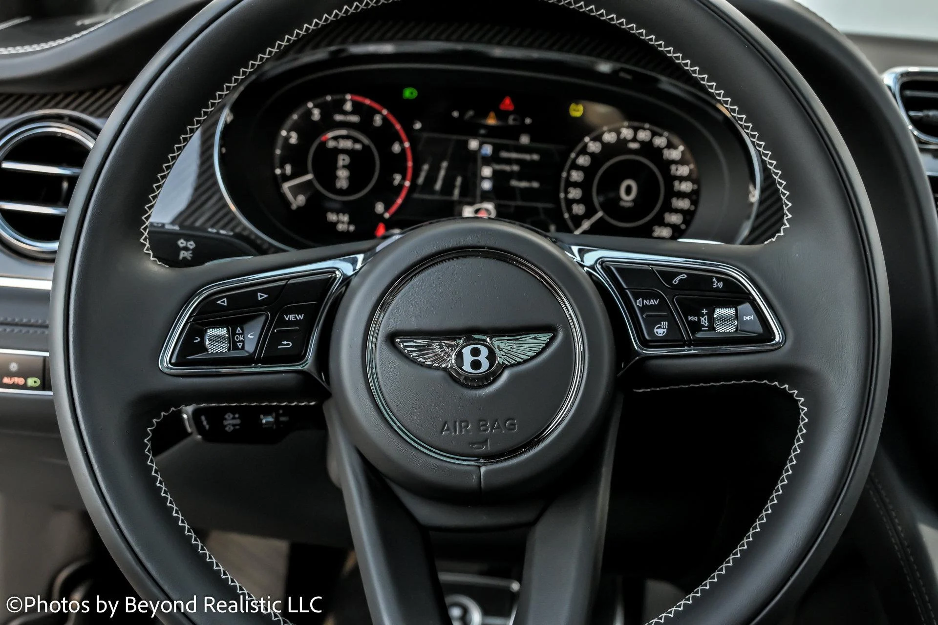 mph037_3062966526_Used_2024_Bentley_Bentayga_V8_1764105187_27cf012503