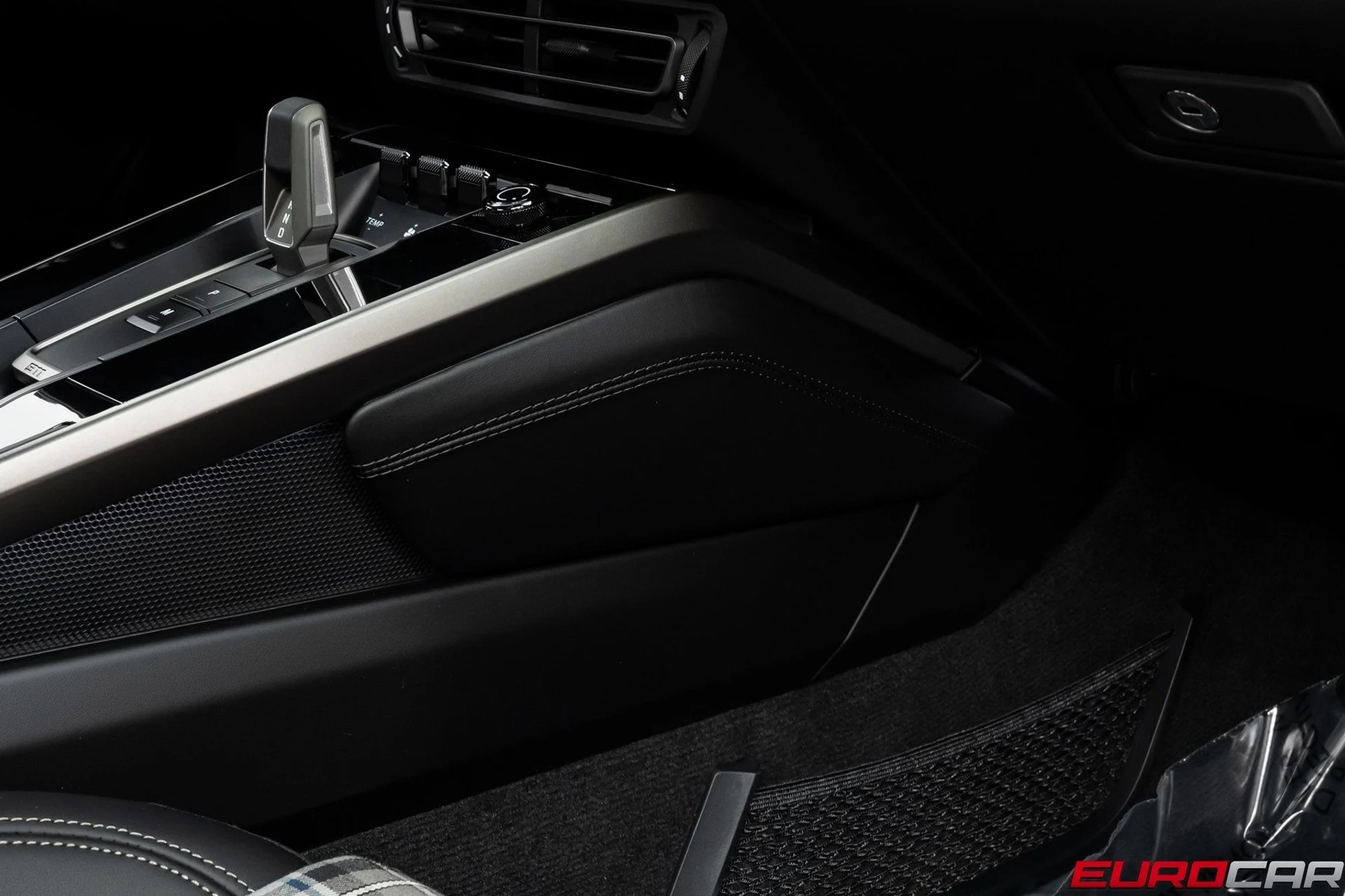 mph037_3065713909_image_38_5d9029c8b6