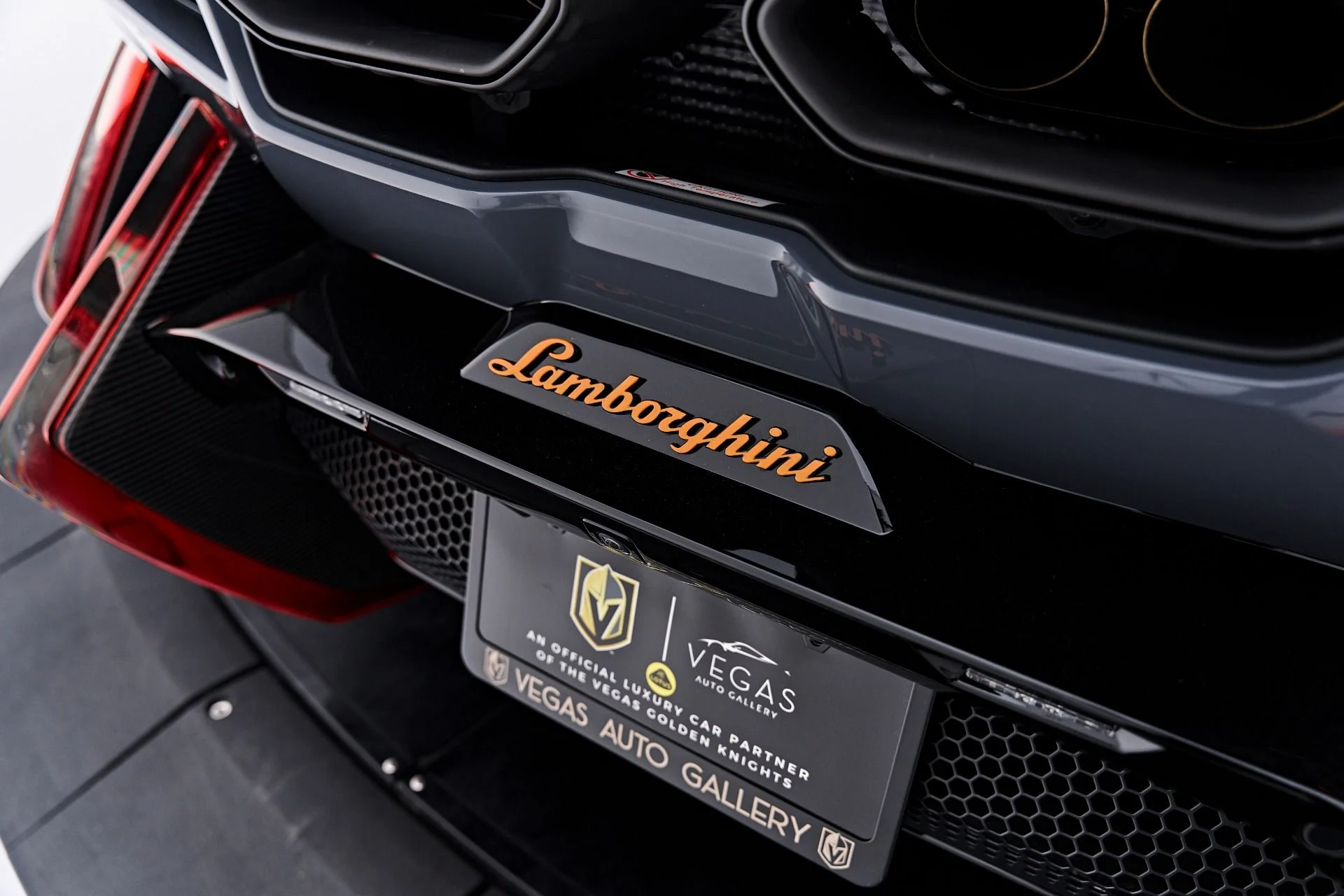 mph037_3065813150_Used_2024_Lamborghini_Revuelto_Base_1789623426_e829bc4646
