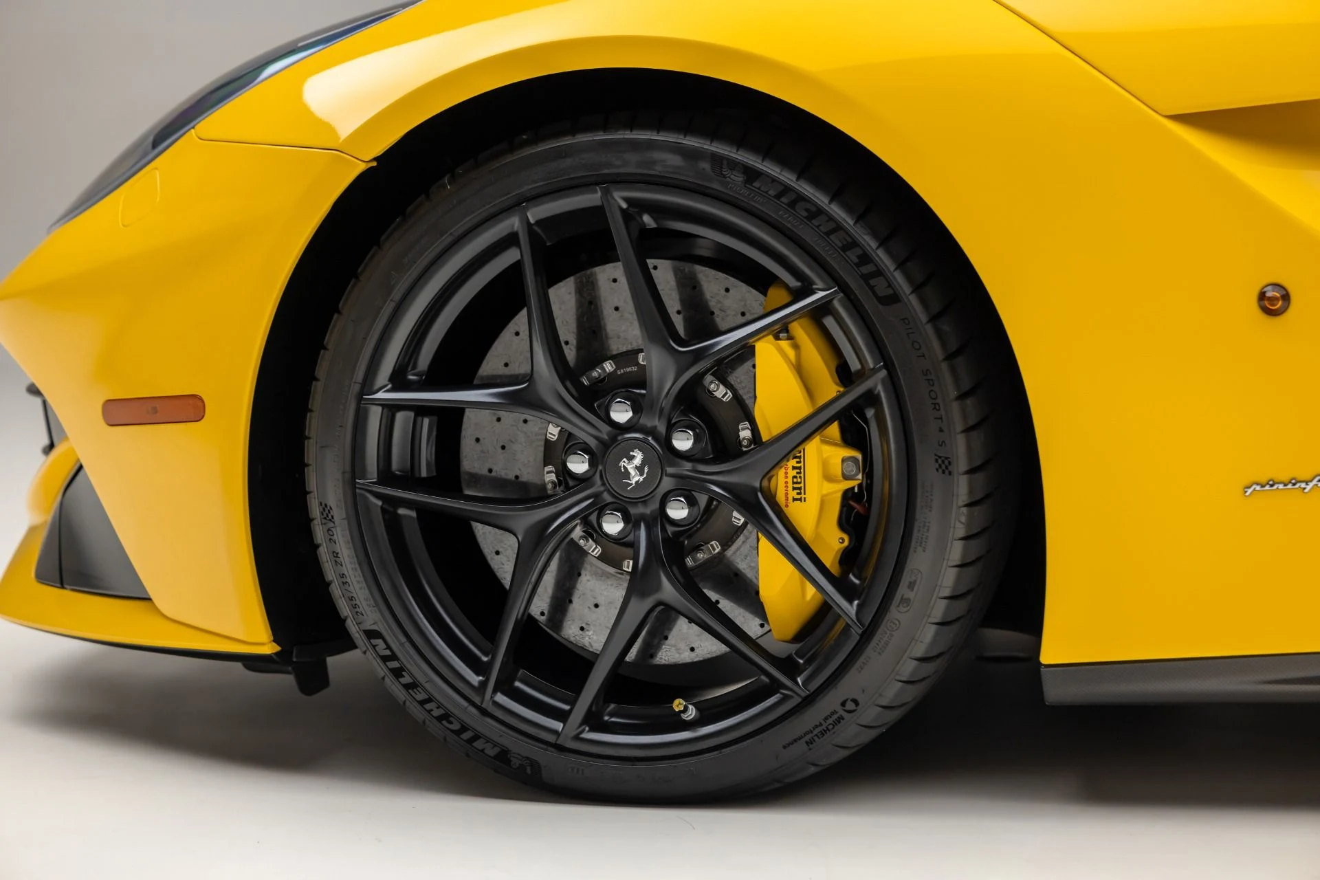 mph037_3065823984_Used_2014_Ferrari_F12berlinetta_1766171664_0b58f7a705