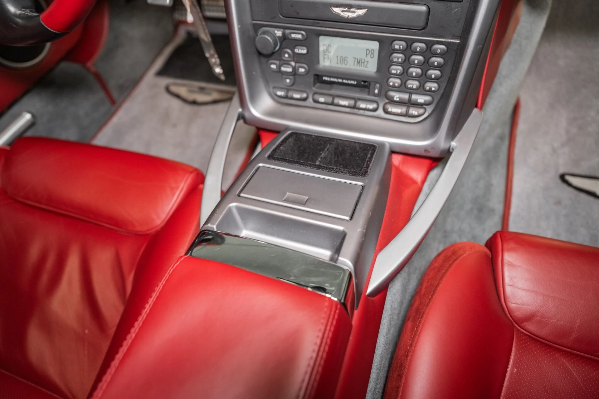 mph037_3067532603_Used_2002_Aston_Martin_Vanquish_V12_1750947116_a332039004