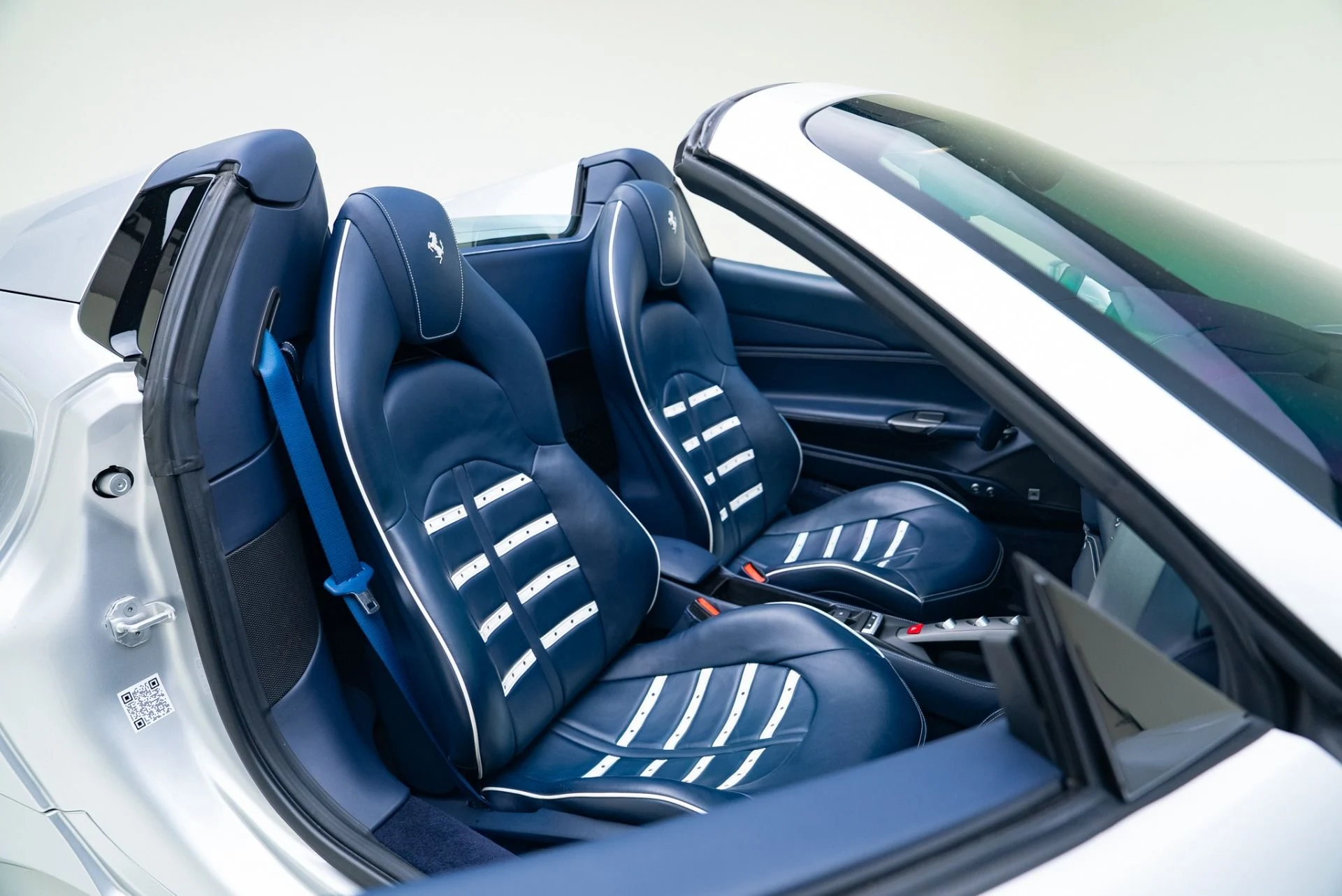 mph037_3076311086_Used_2017_Ferrari_488_Spider_1762375340_9d8a230ad4