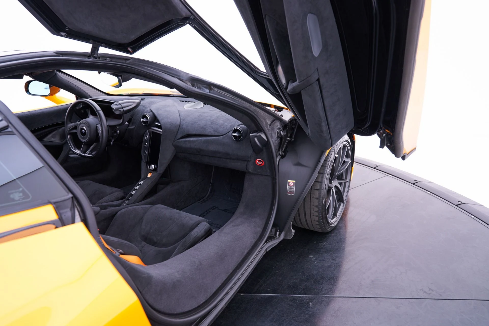 mph037_307717059_Used_2025_Mc_Laren_750_S_1793321809_4a261e2d31
