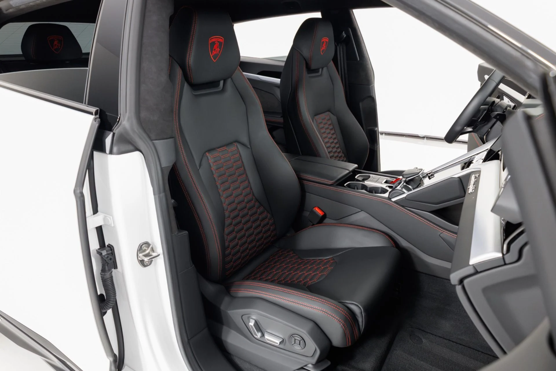 mph037_3083716623_Used_2024_Lamborghini_Urus_S_1788297644_375e6b9343
