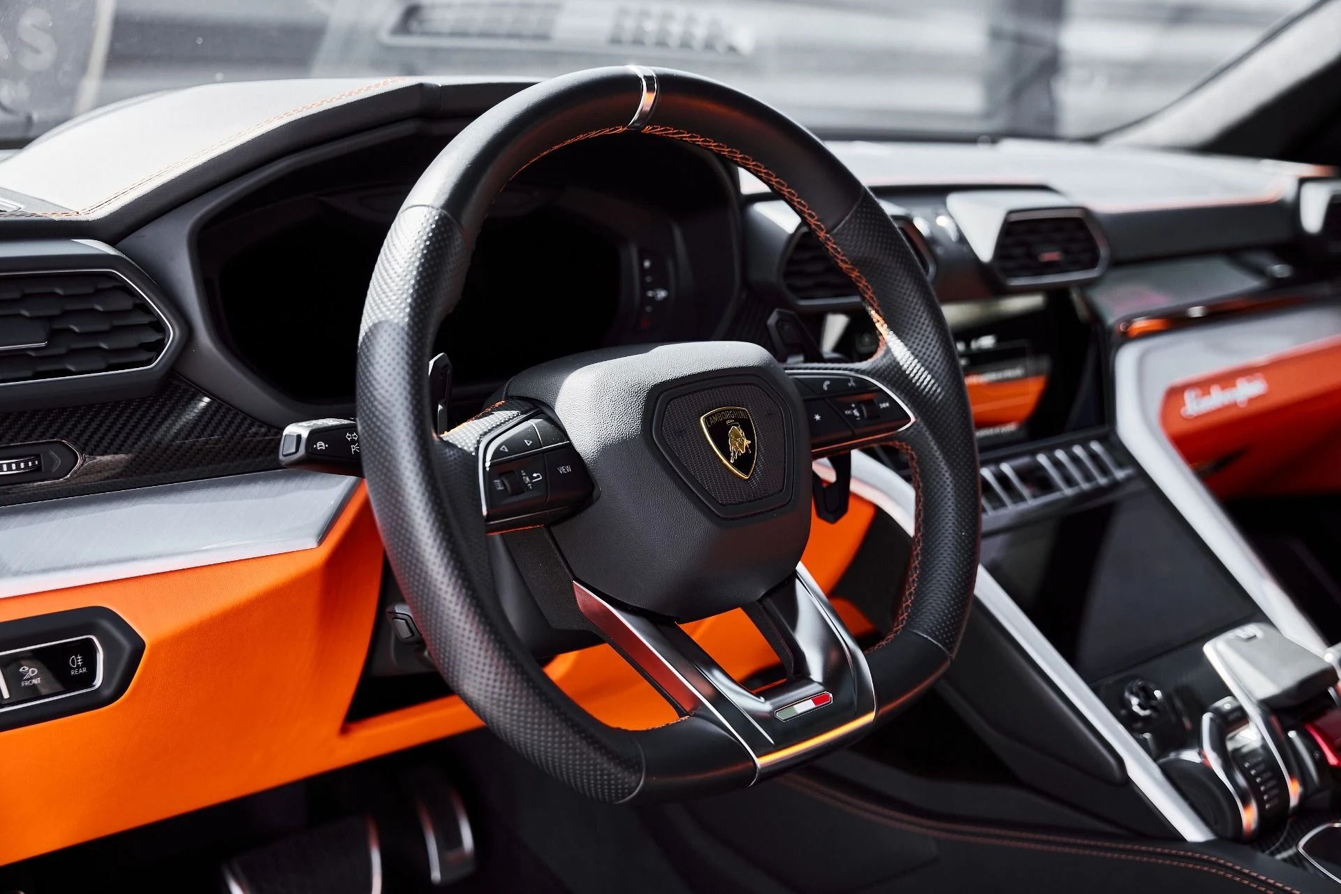 mph037_3087593226_Used_2022_Lamborghini_Urus_1778204441_132190f7b6