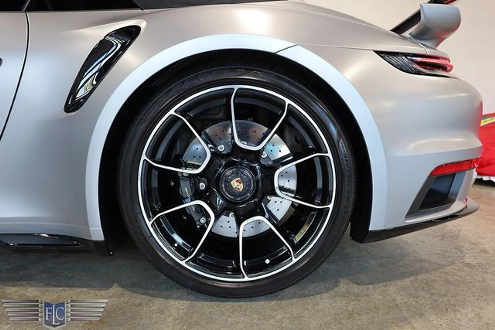 mph037_3097306782_used_2025_porsche_911_turboscabriolet_9689_23063481_42_640_03bc6bd80b