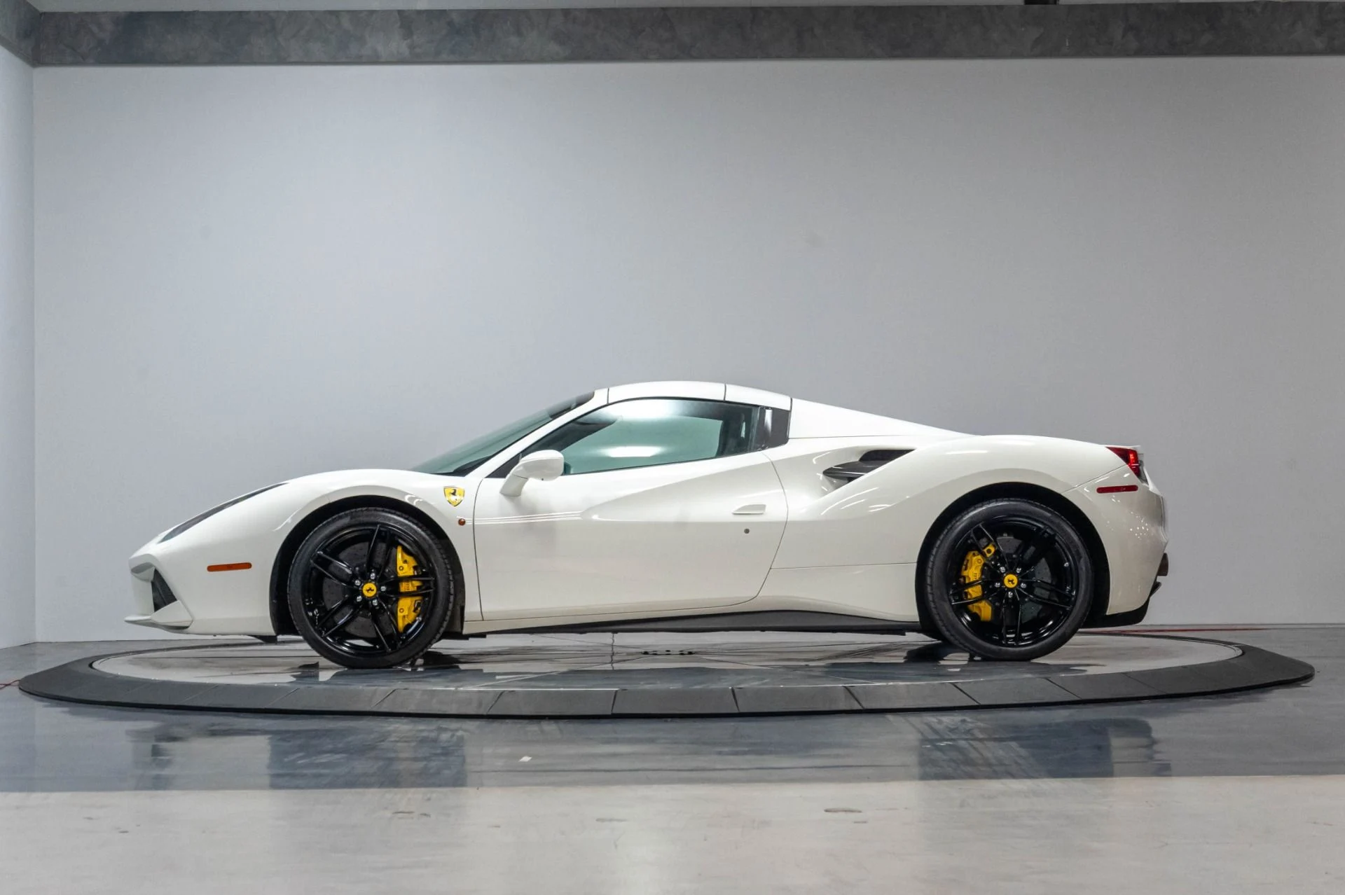mph037_310643215_Used_2016_Ferrari_488_Spider_1784843221_76508dc2a2