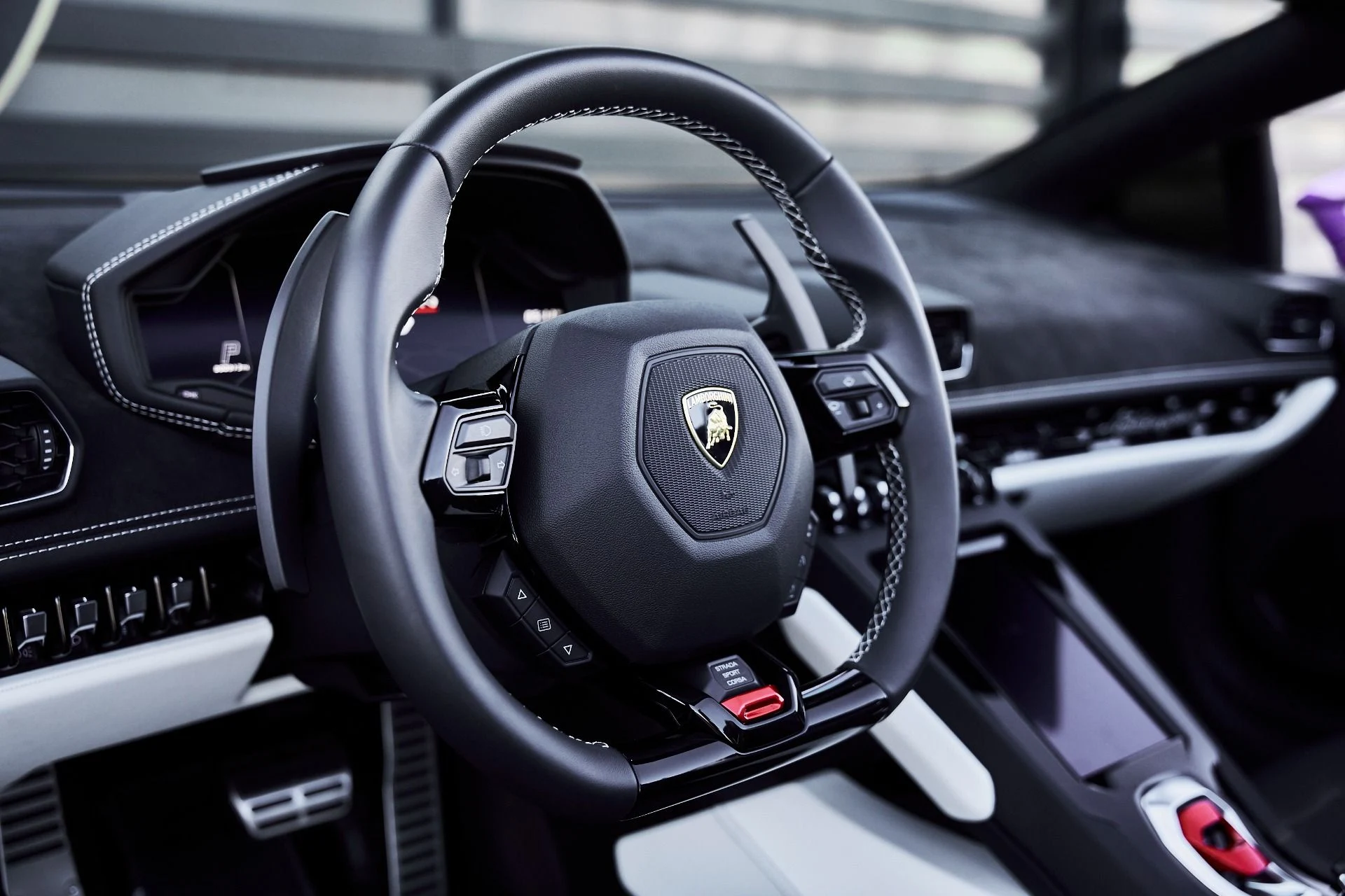 mph037_3126829153_Used_2024_Lamborghini_Huracan_EVO_Base_1774744562_1156fbf715